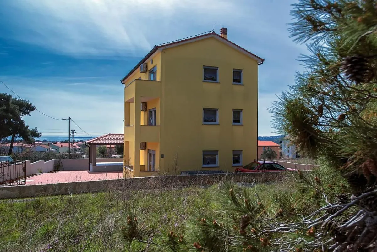 Apartments Robert