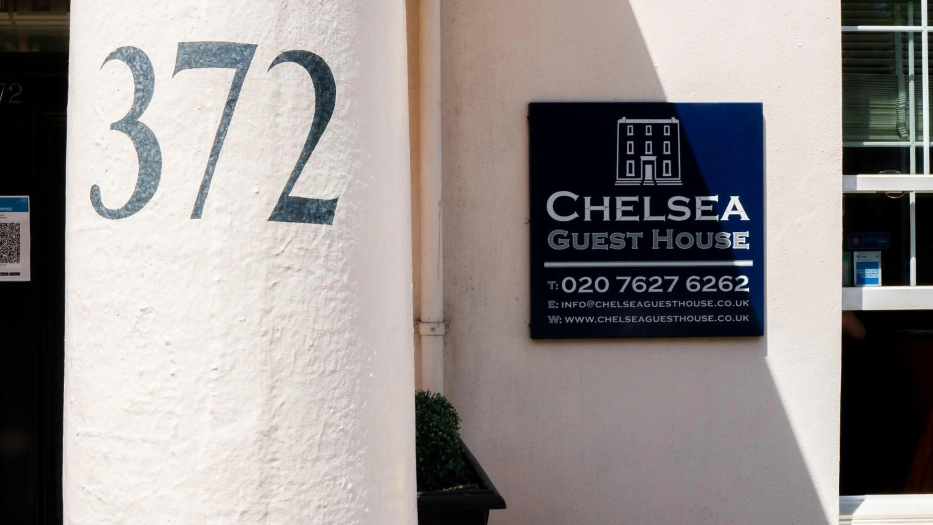 Facade/entrance in Chelsea Guest House