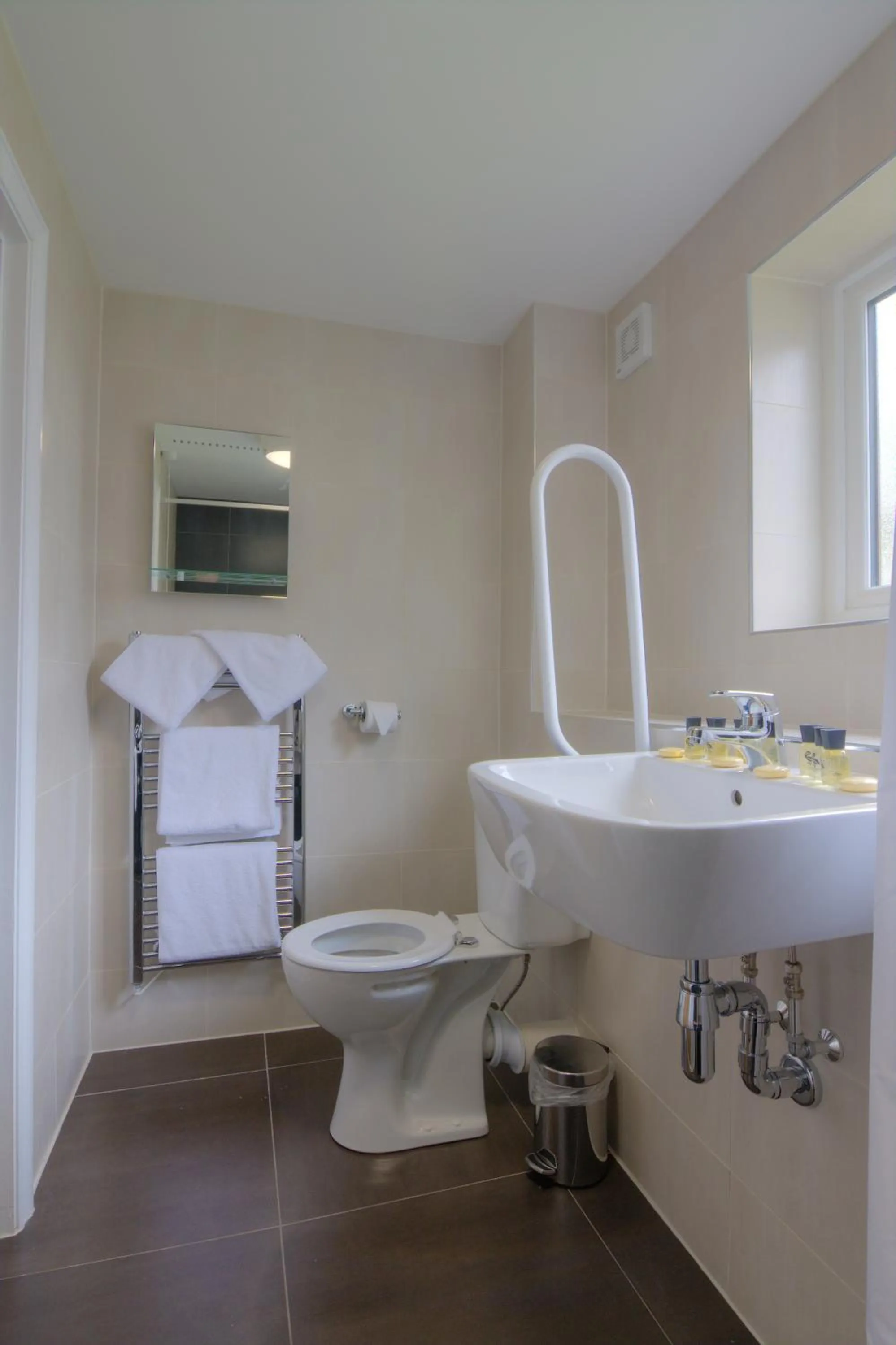 Toilet in China Fleet Country Club