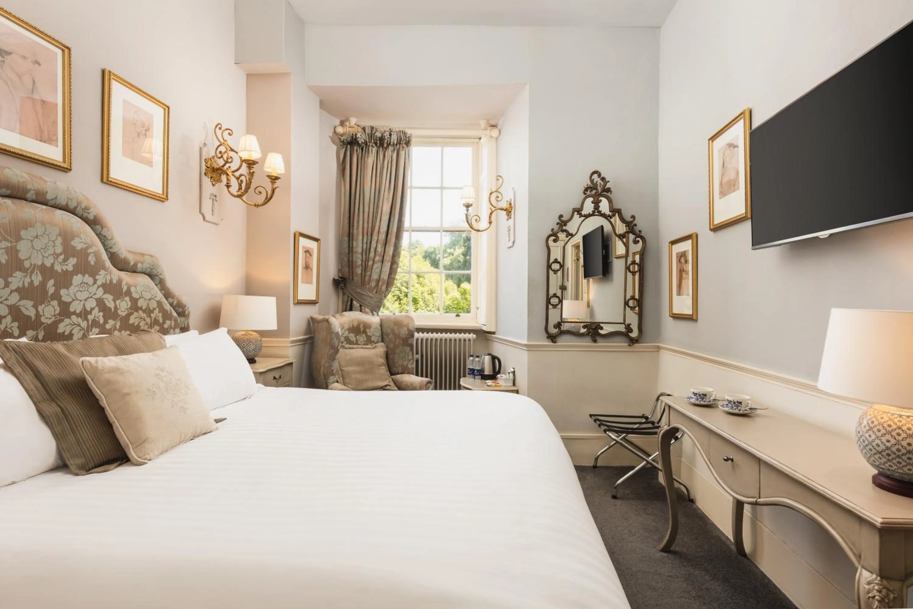 Bedroom, Bed in Lumley Castle Hotel