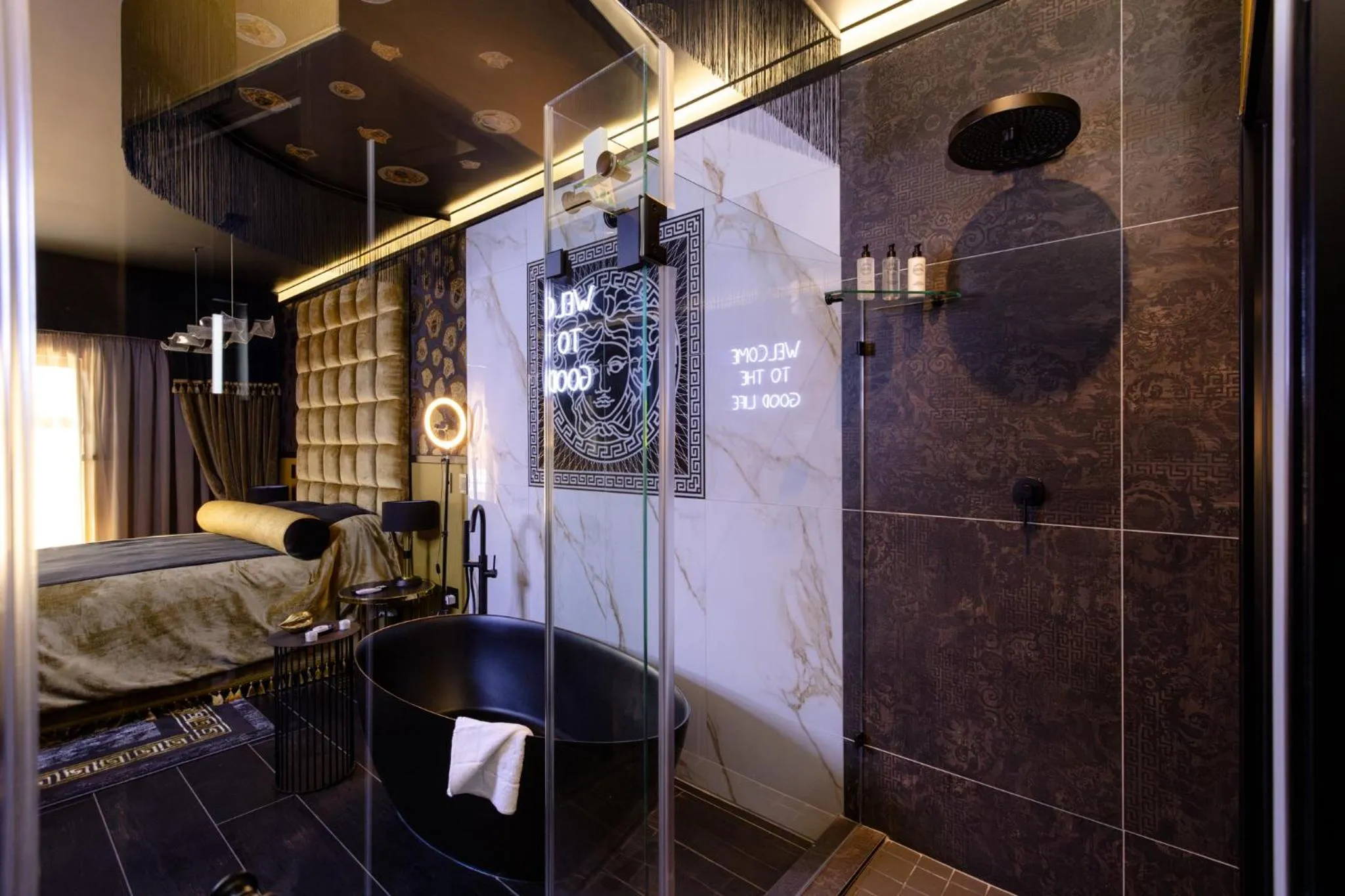 Shower in Mint Hotel Rosebank