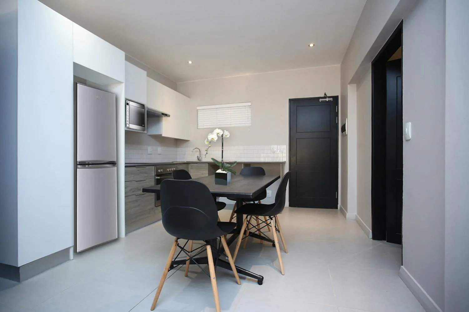 Dining area in Mint Hotel Rosebank