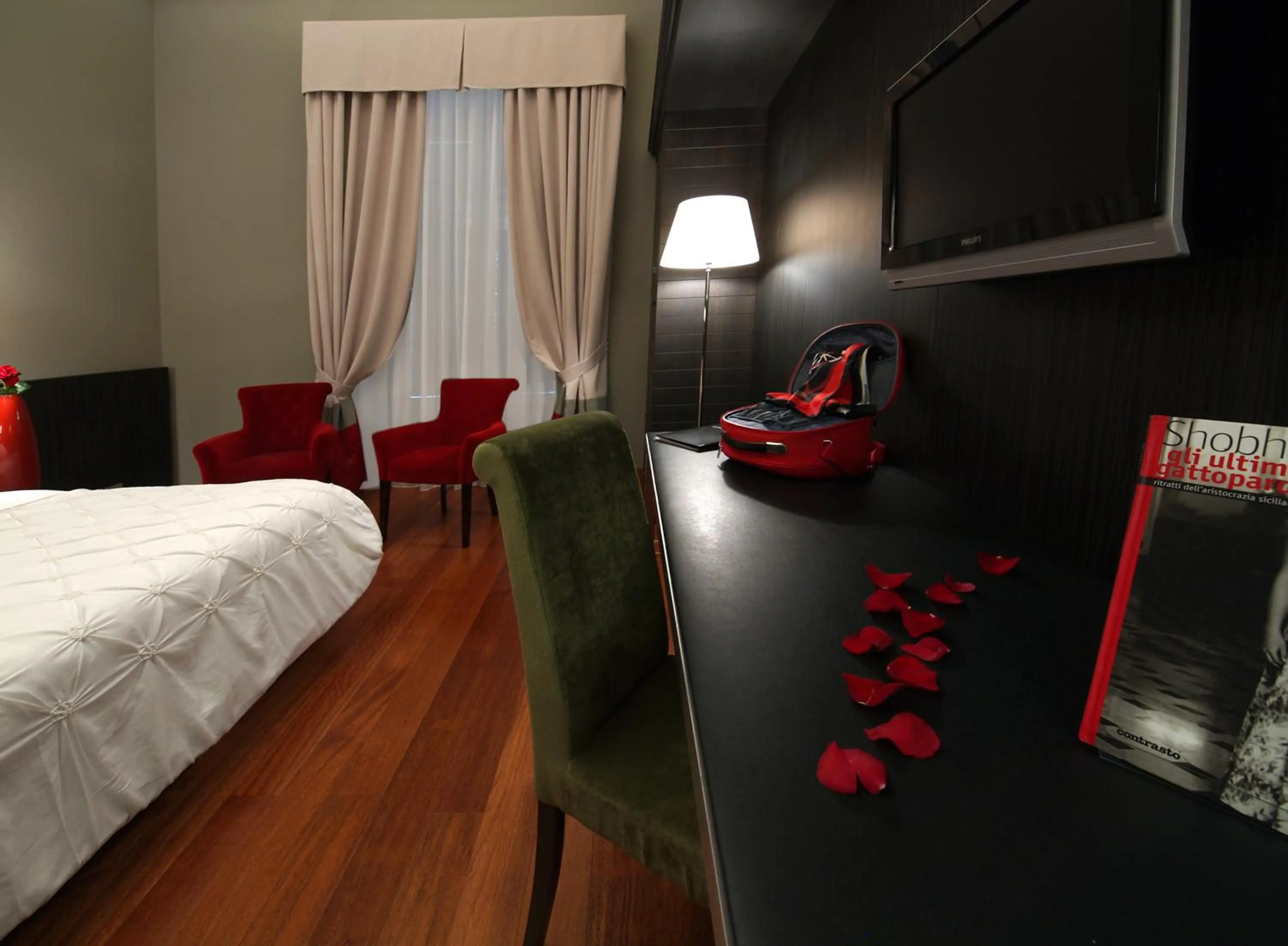 Bedroom, Bed in Hotel Porta Felice & Spa