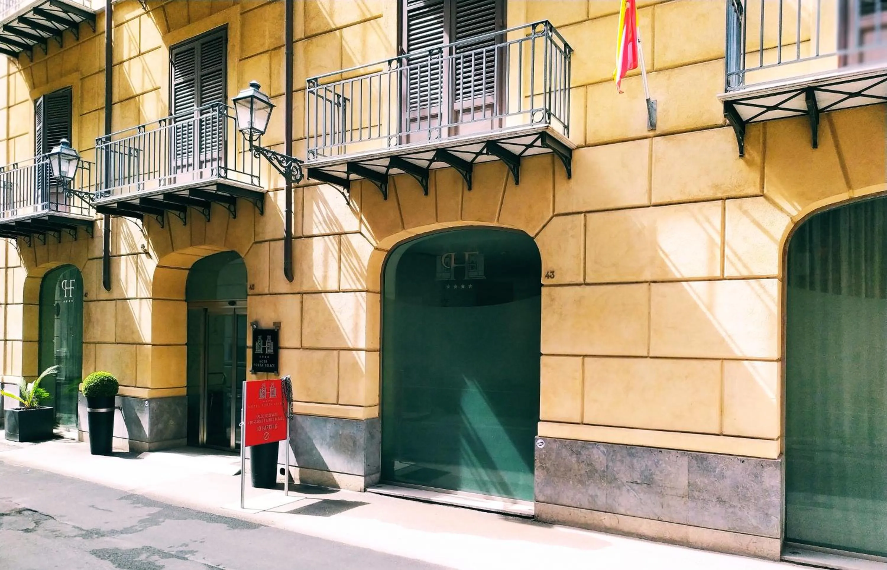 Facade/entrance in Hotel Porta Felice & Spa