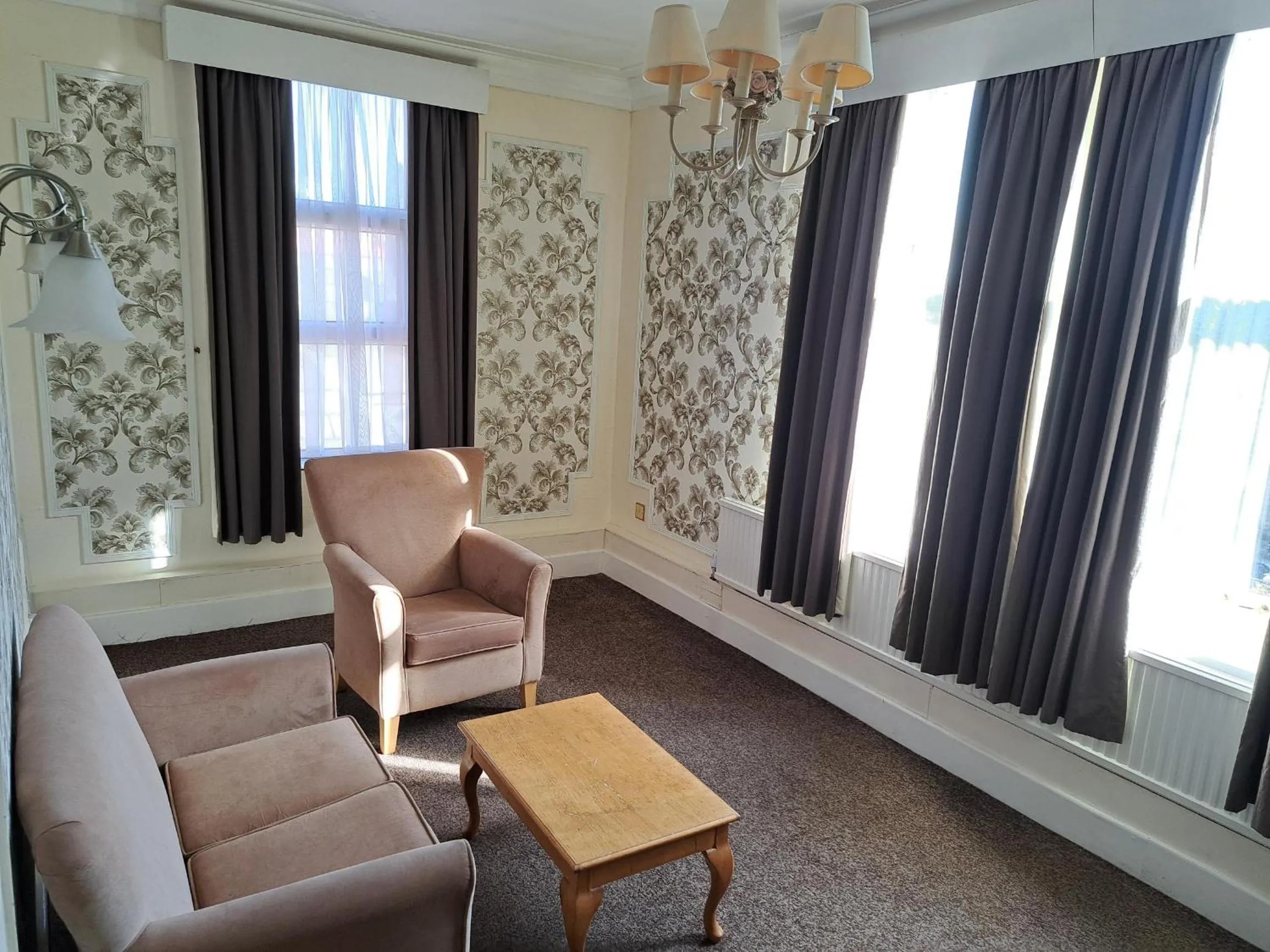 Seating area in Scarisbrick Hotel