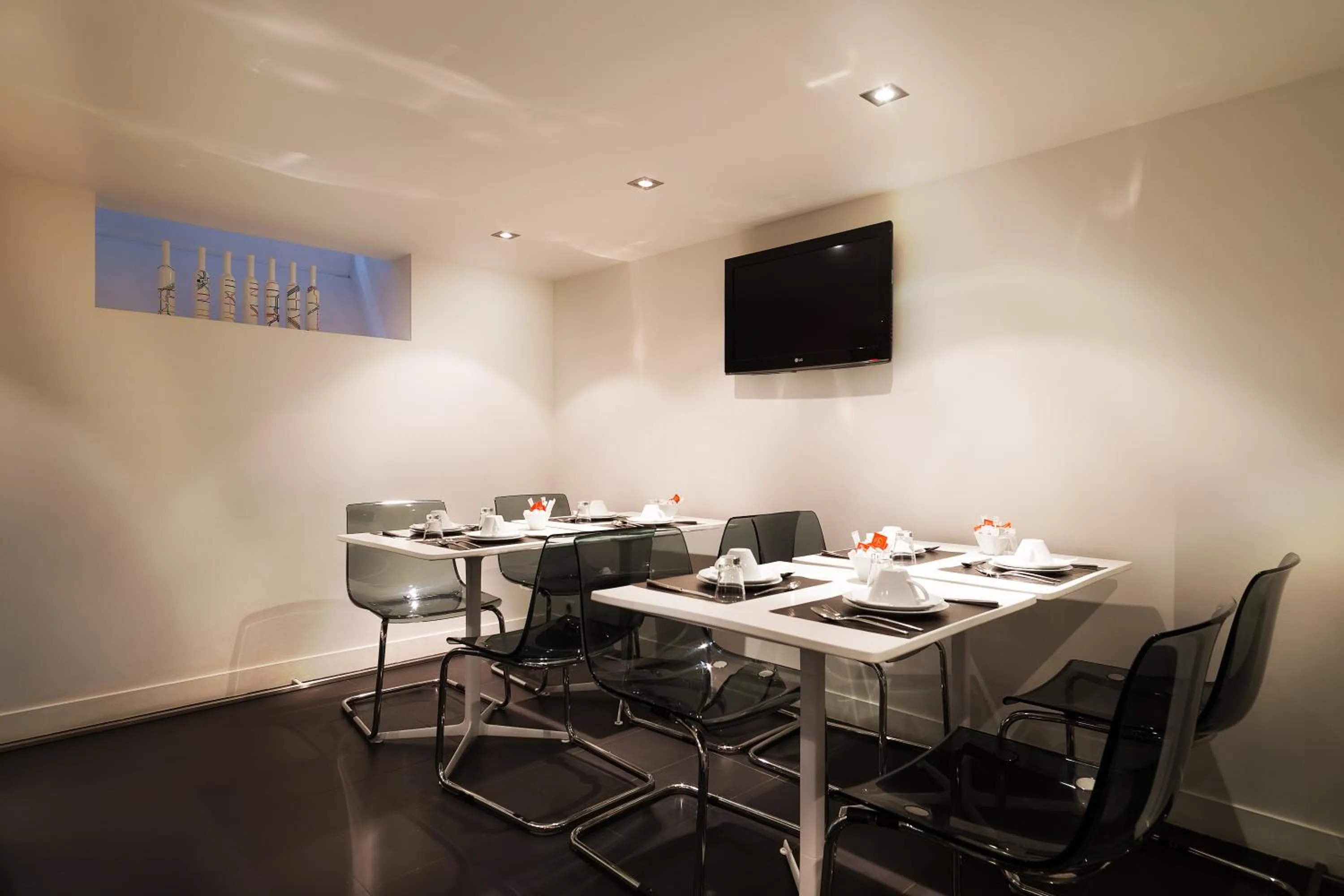 Restaurant/places to eat in Arc de Triomphe Etoile