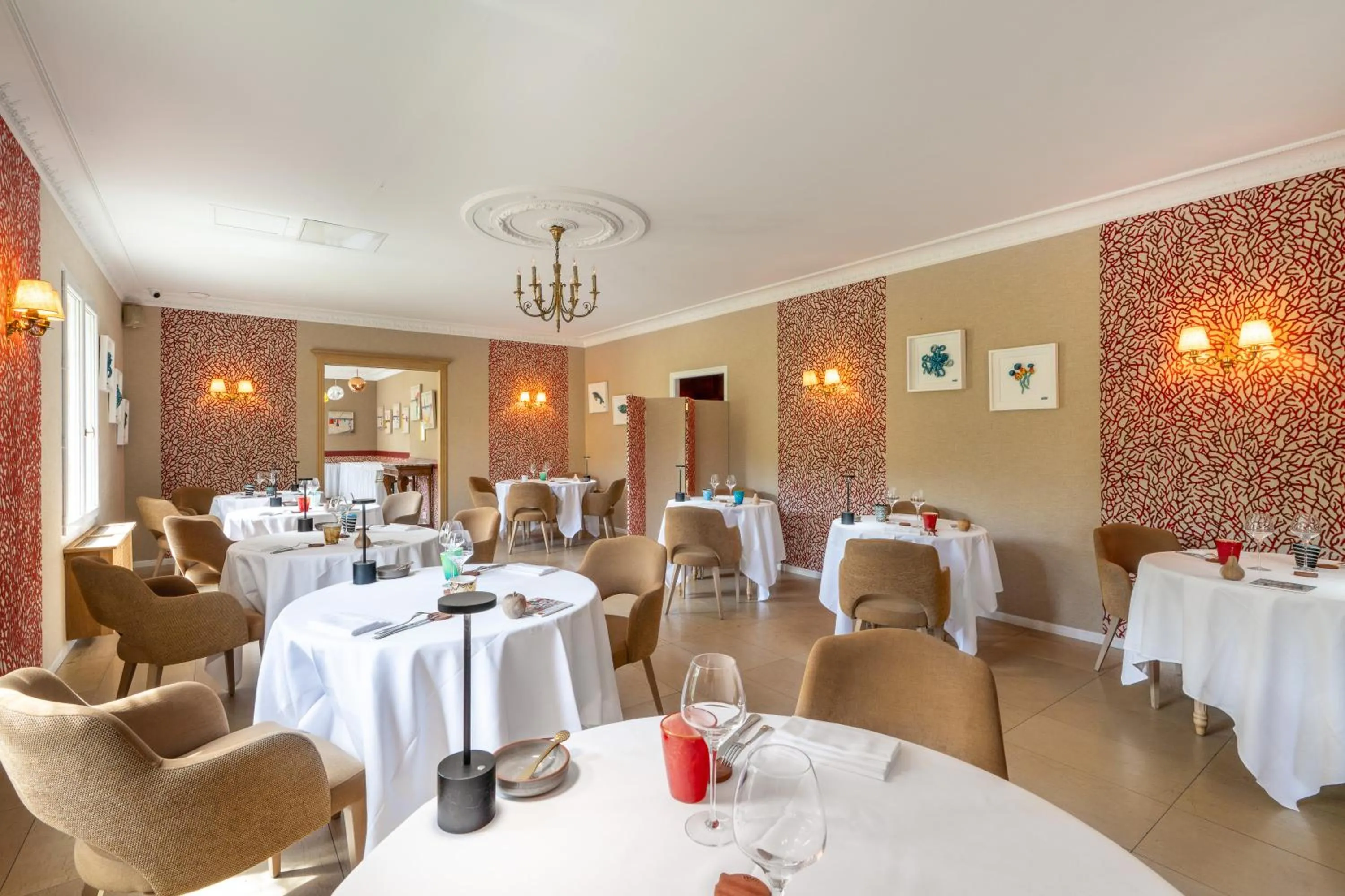 Restaurant/places to eat in Le Manoir De La Poterie & Spa