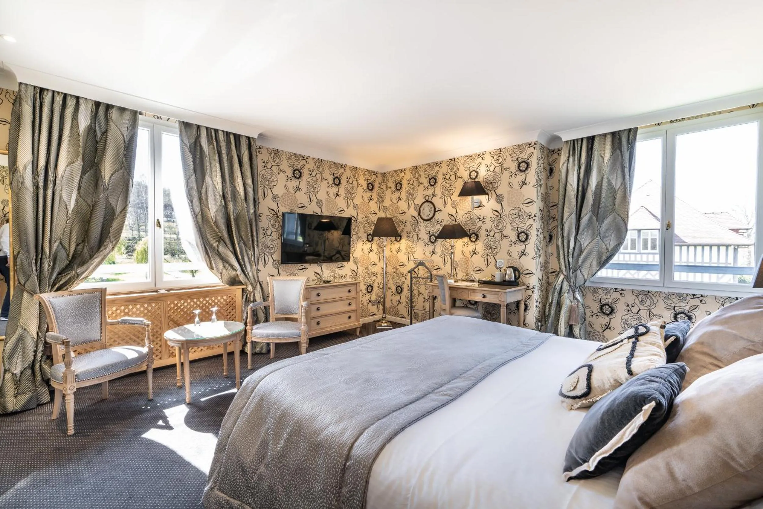Property building, Bed in Le Manoir De La Poterie & Spa