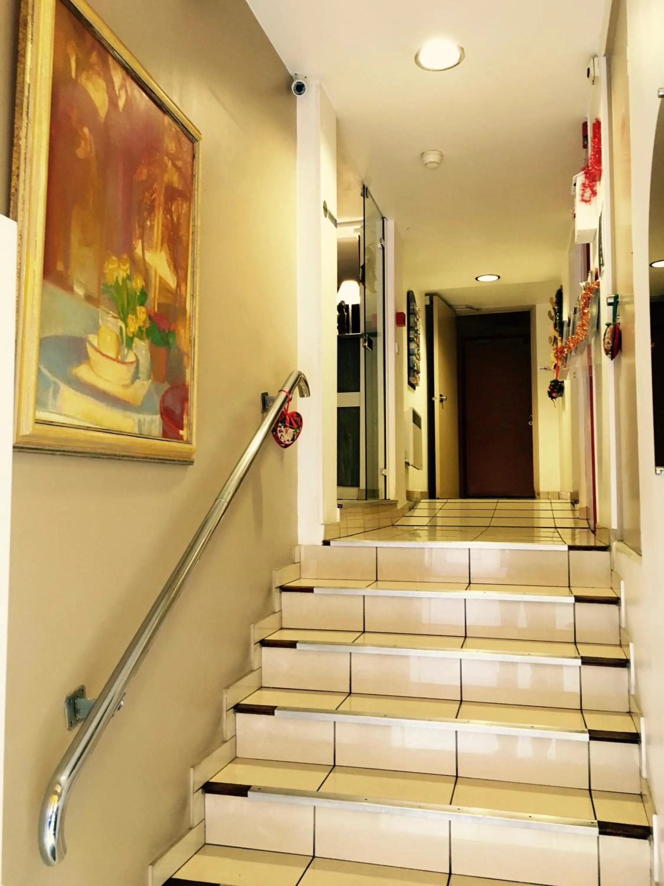 Lobby or reception in Hôtel Bosquet Pau Centre - Self Check In Budget Hotel