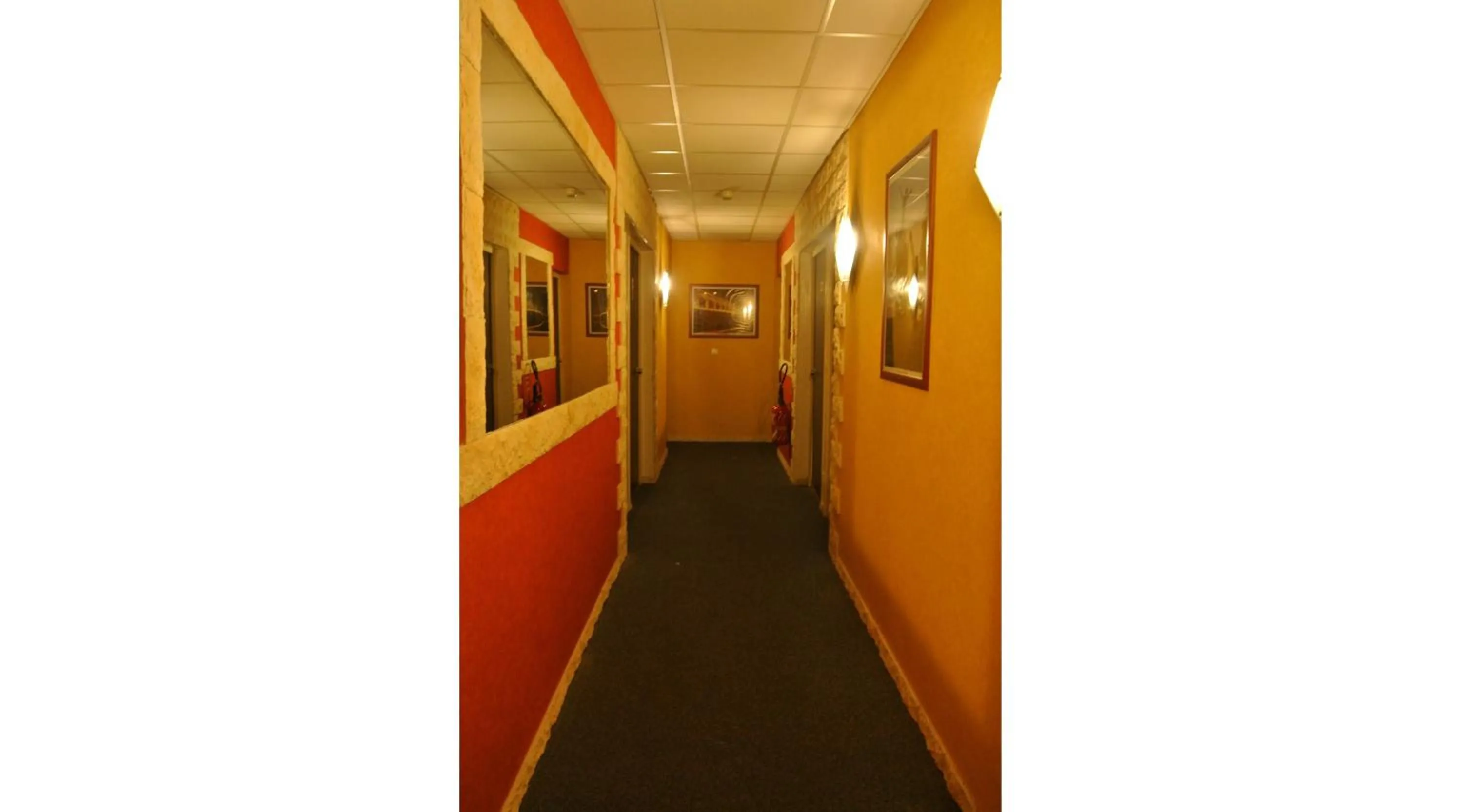 Other in Hôtel Bosquet Pau Centre - Self Check In Budget Hotel