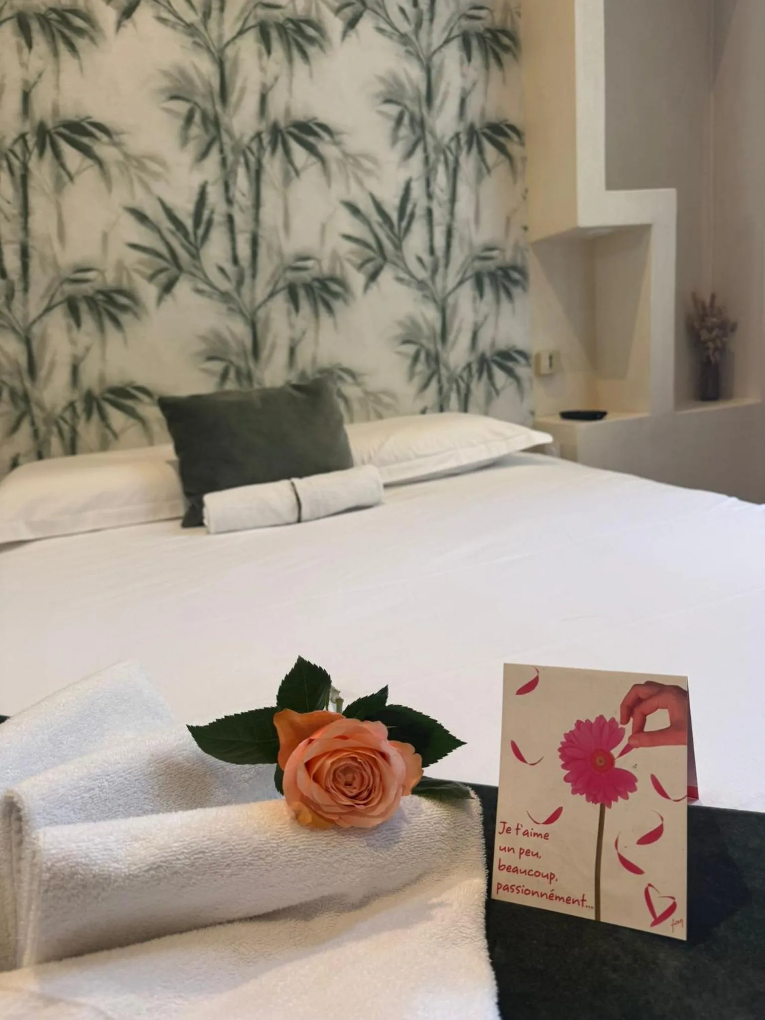 Bed in Hôtel Abalone - Centre Gare