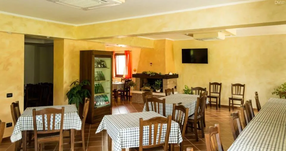 Restaurant/places to eat in Santa Giusta