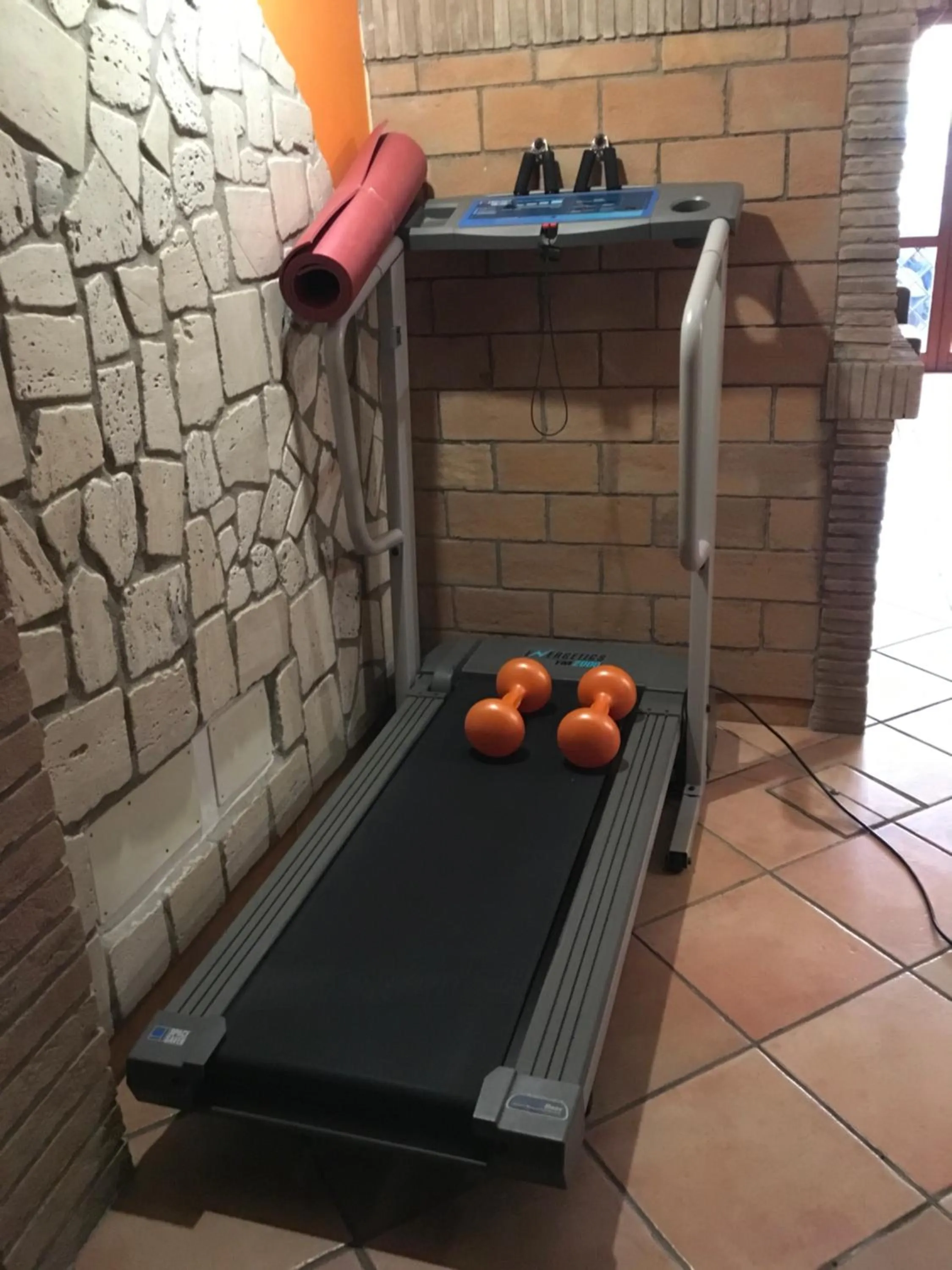 Fitness centre/facilities in B&B Vista su Roma
