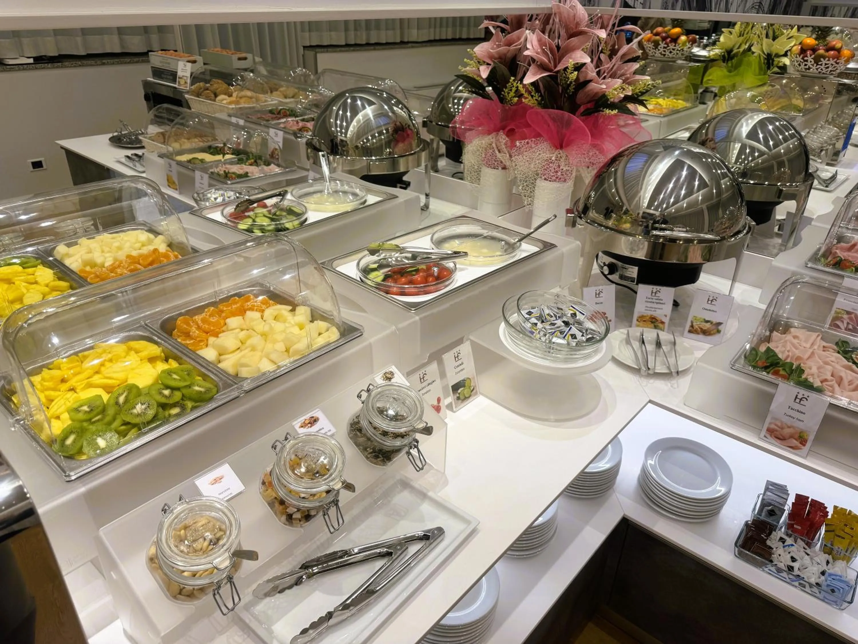 Continental breakfast in Hotel Flora