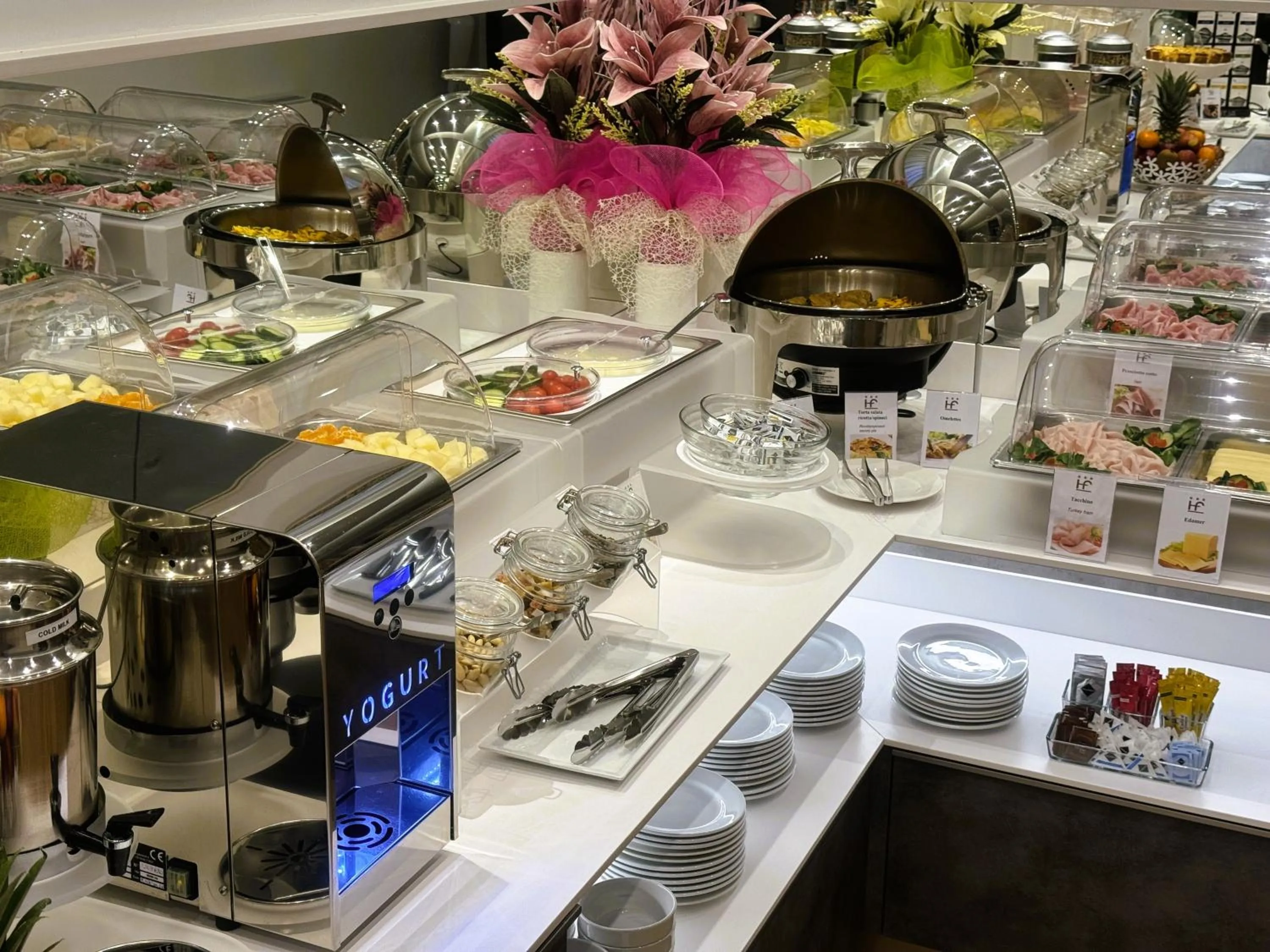 Continental breakfast in Hotel Flora