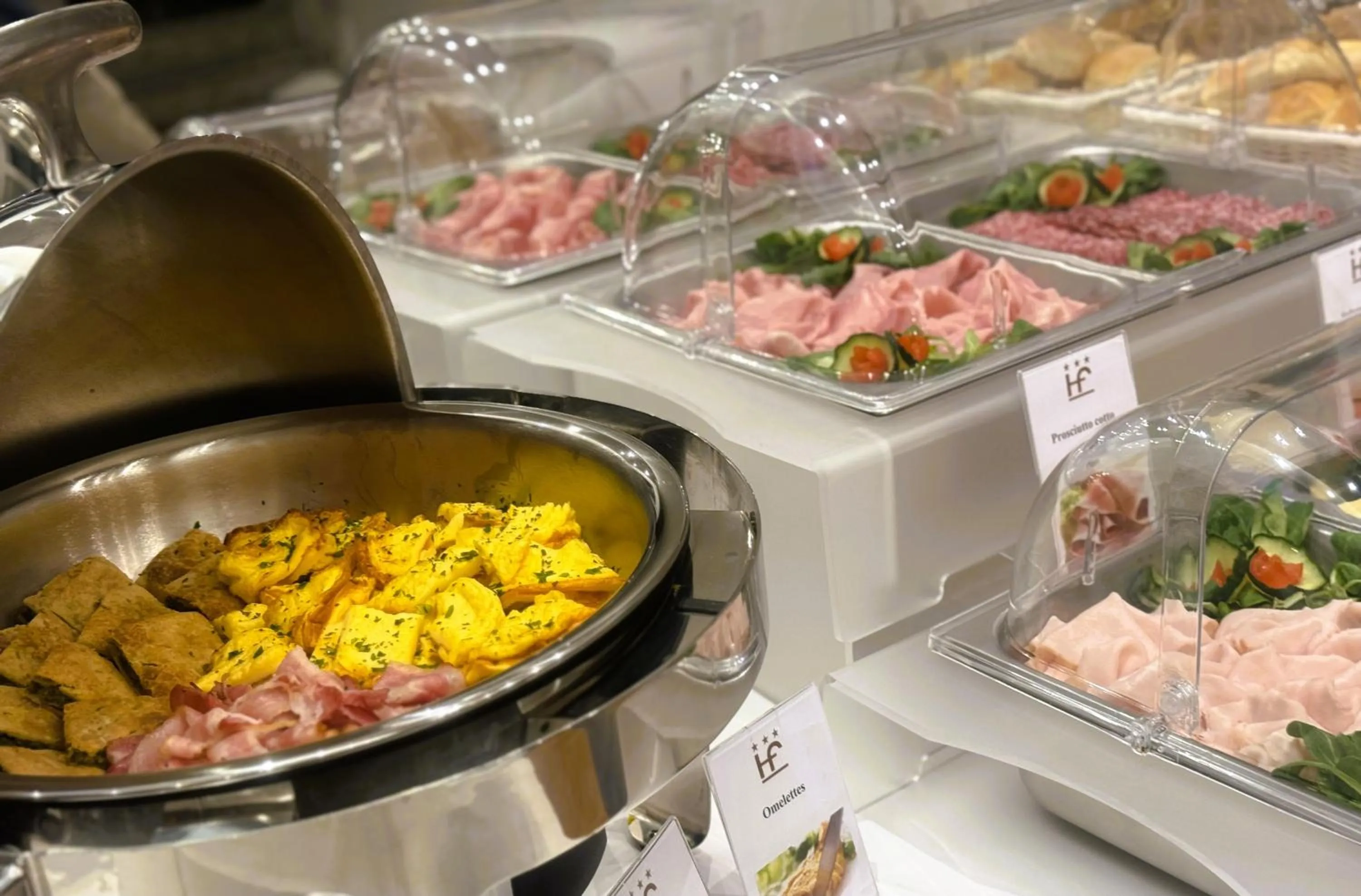 Continental breakfast in Hotel Flora