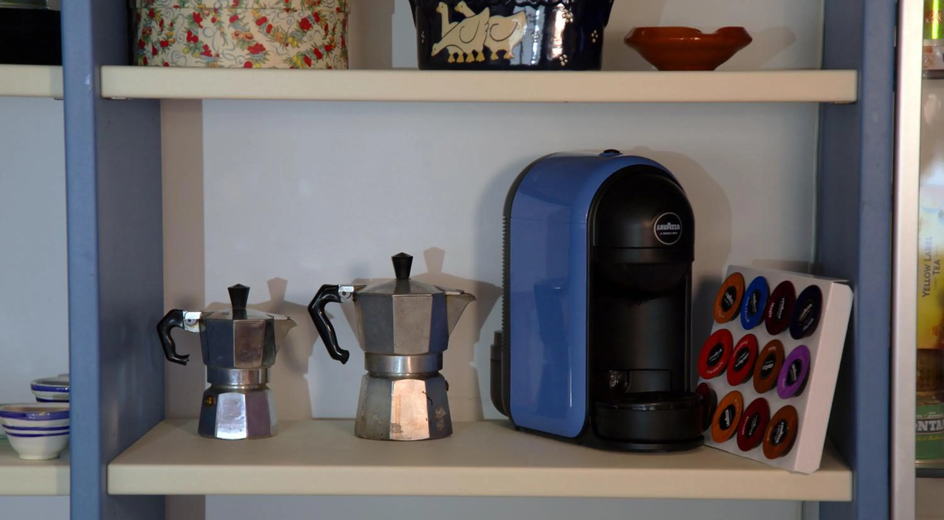 Coffee/tea facilities in Elegante Monolocale Genova