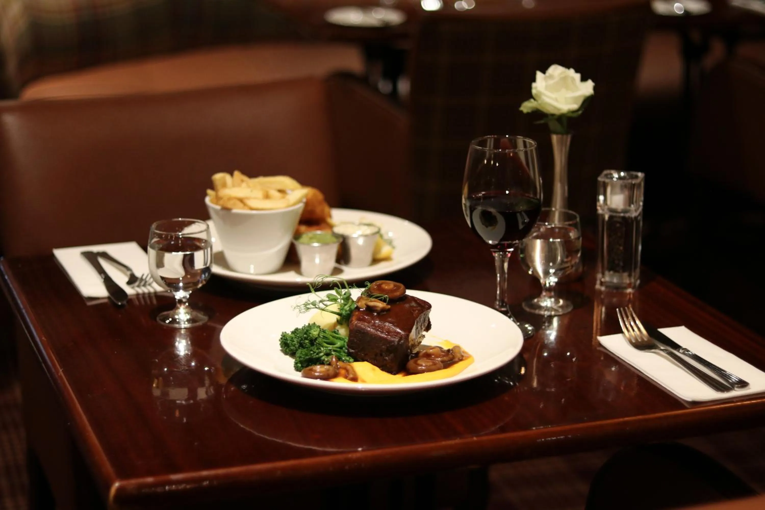 Restaurant/places to eat in International Hotel Killarney