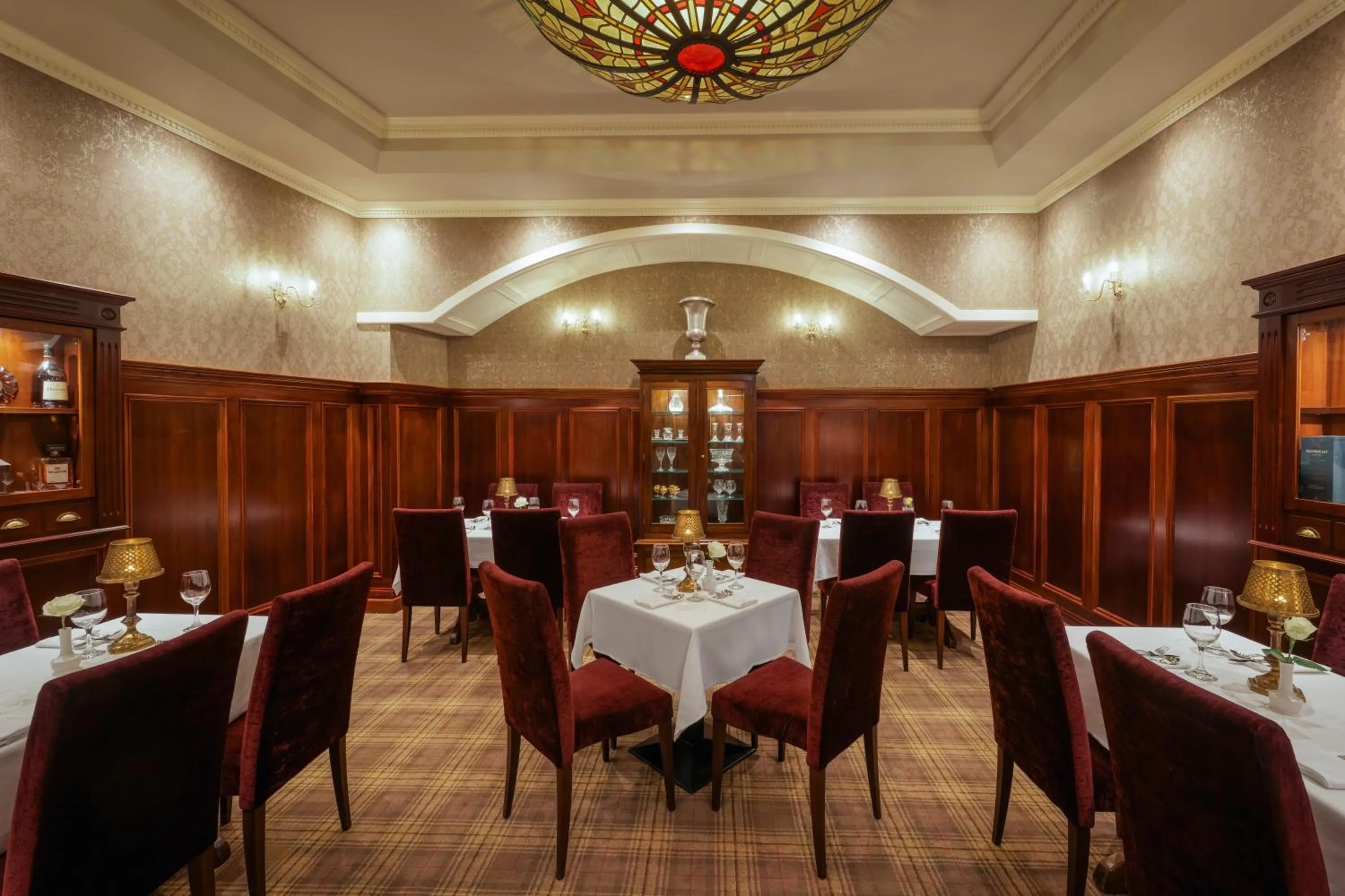 Restaurant/places to eat in International Hotel Killarney