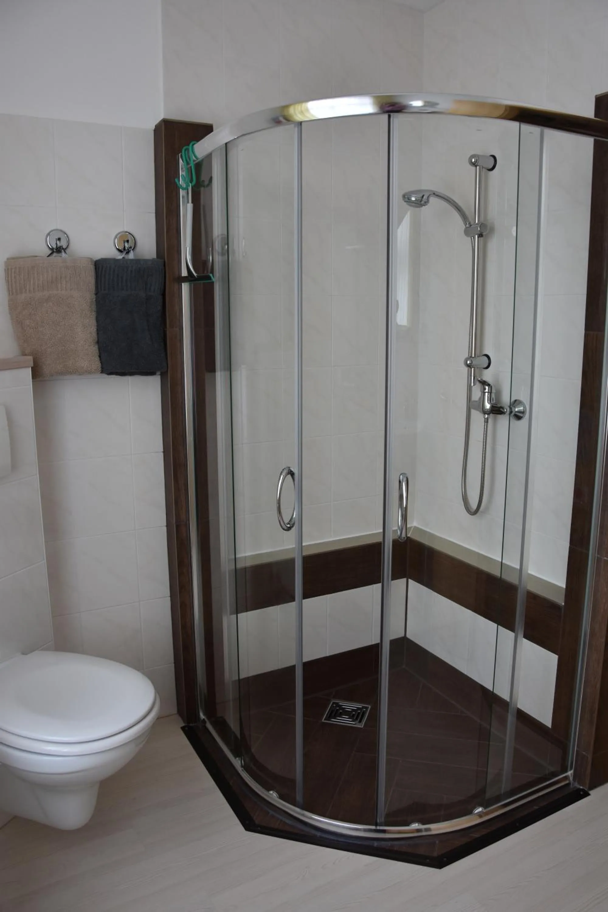 Shower in Ferienwohnung Werner