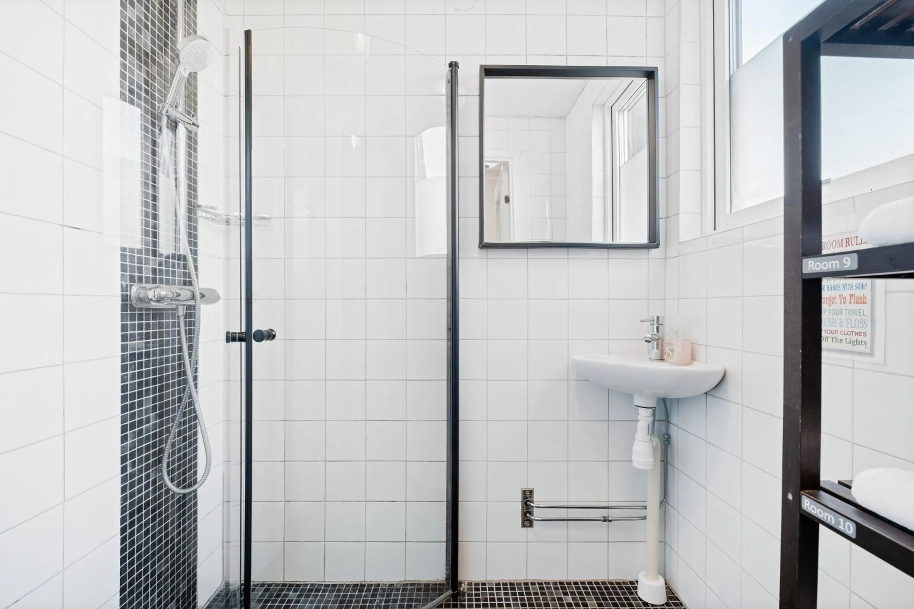 Shower in Uppsala Lägenhetshotell