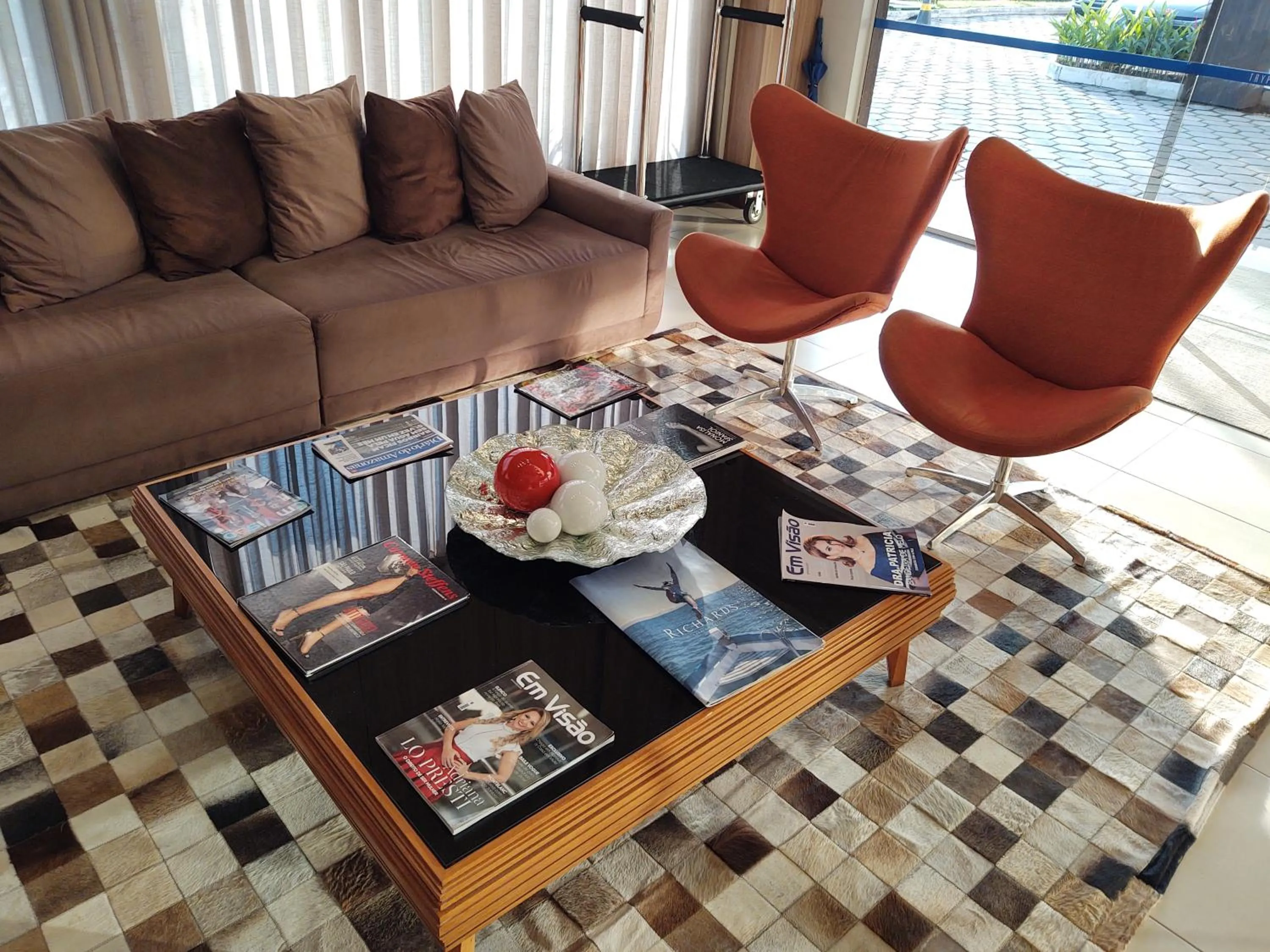 Communal lounge/ TV room in TRYP by Wyndham Manaus Aeroporto