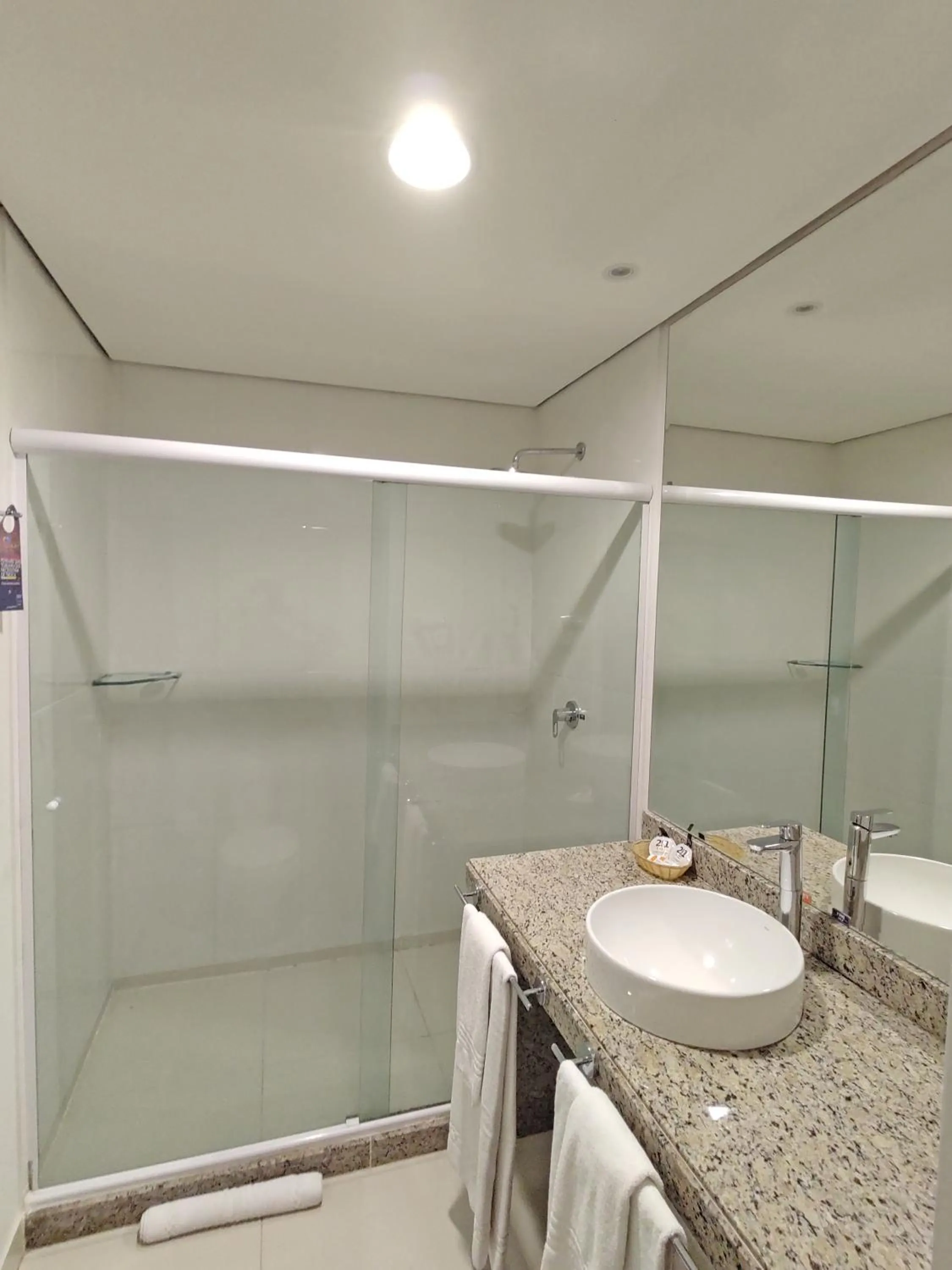 Bath in TRYP by Wyndham Manaus Aeroporto