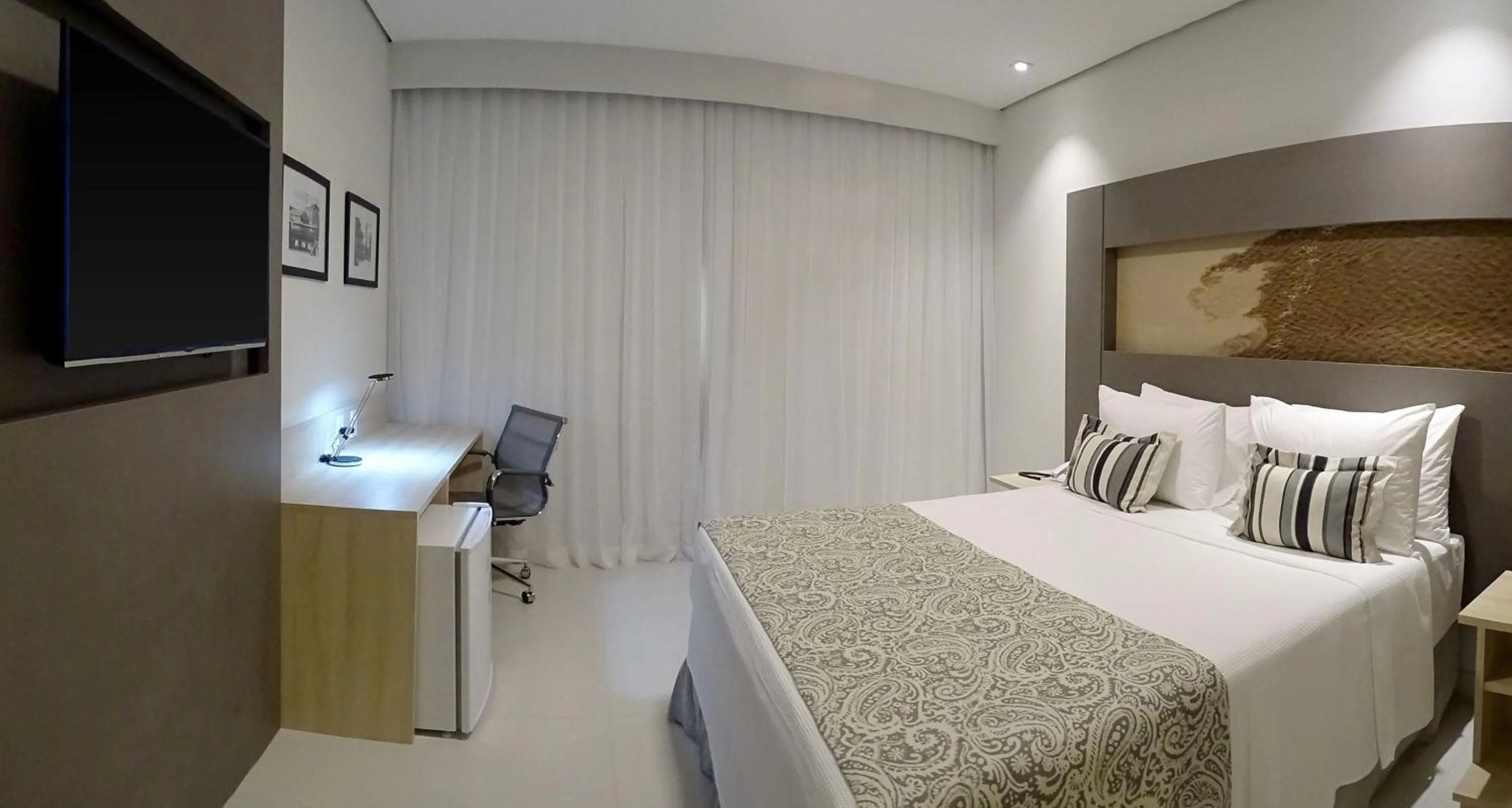 Photo of the whole room, Bed in TRYP by Wyndham Manaus Aeroporto