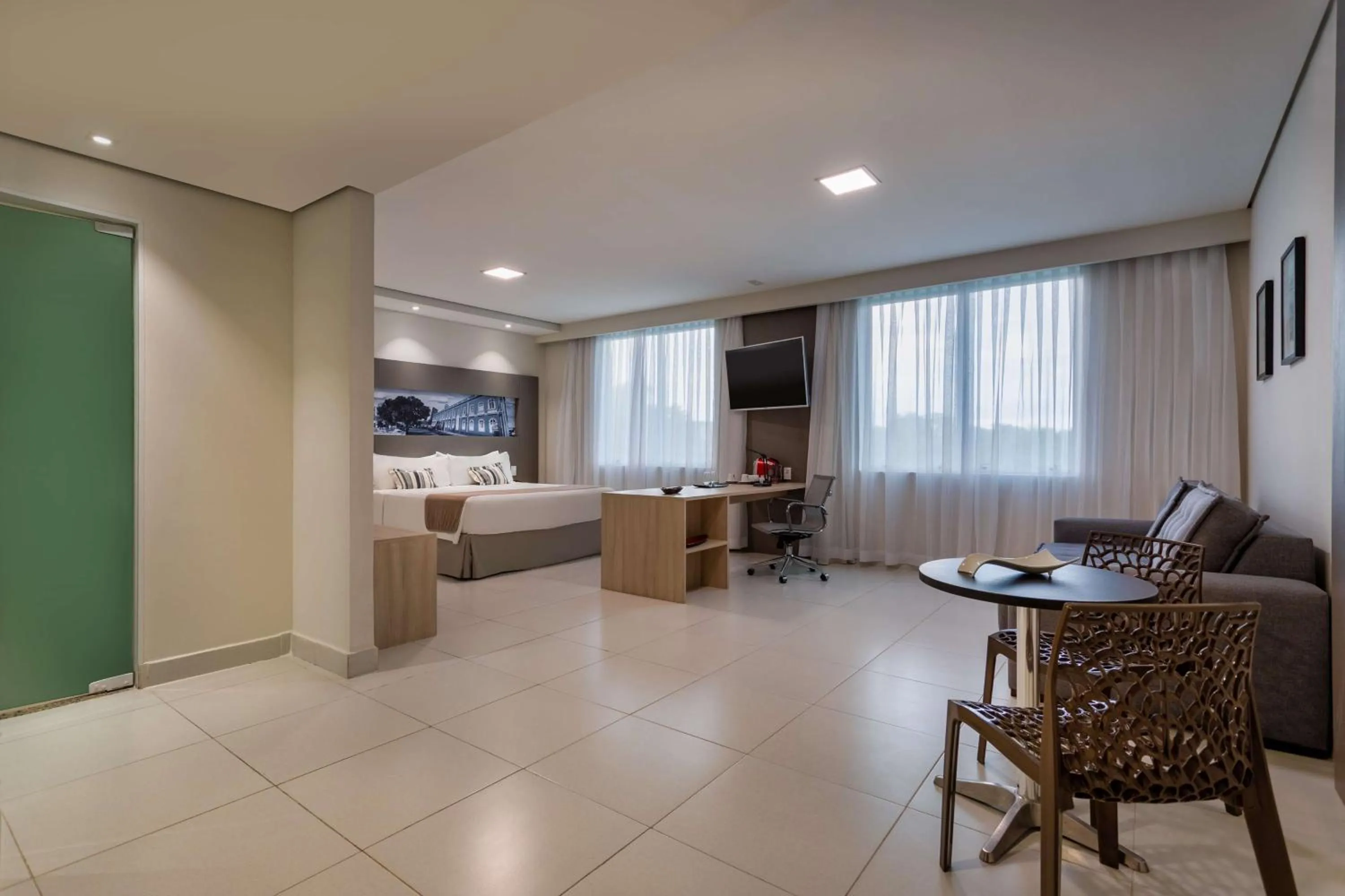 Photo of the whole room, Bed in TRYP by Wyndham Manaus Aeroporto