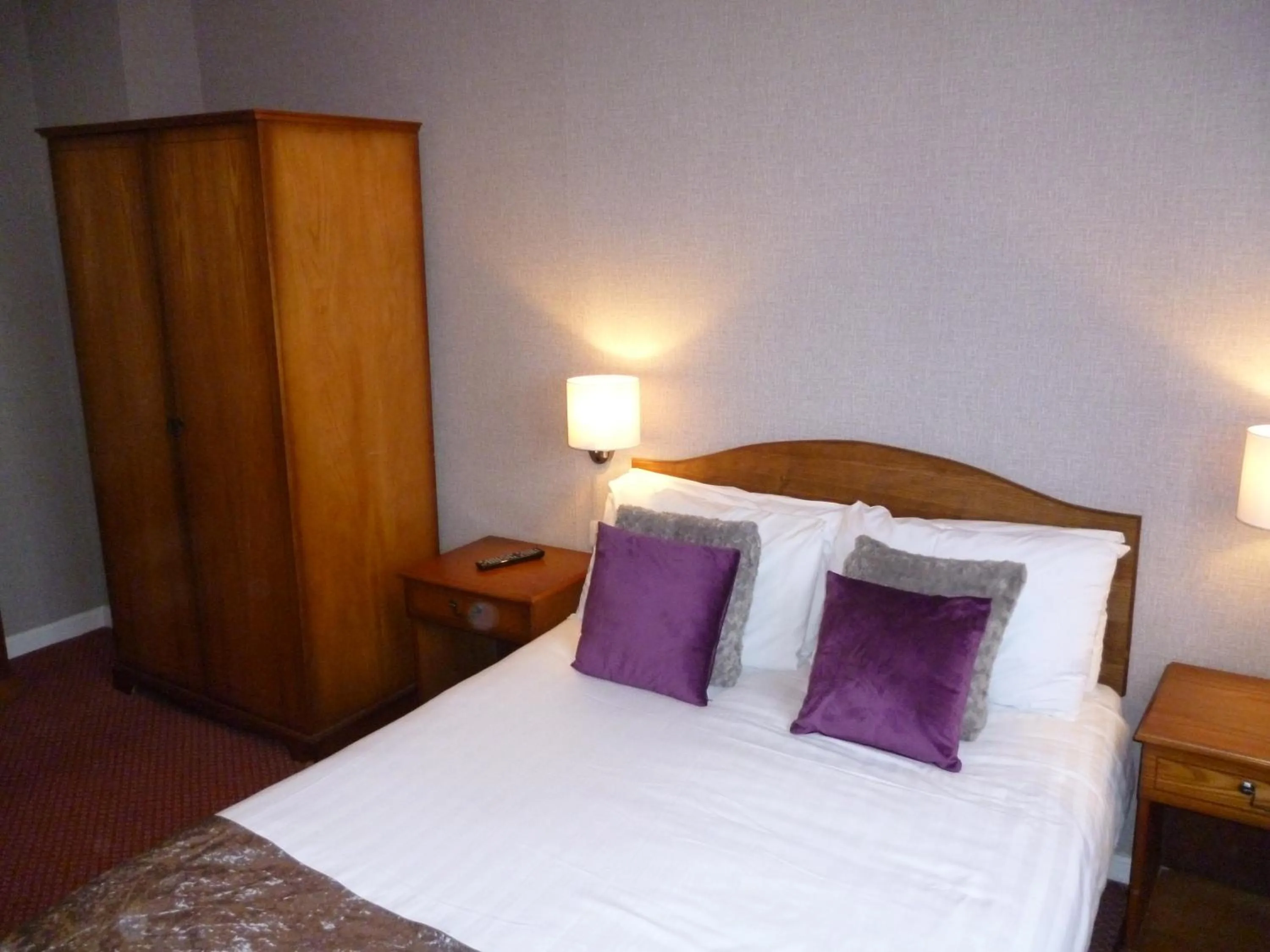 Bedroom in West Park Hotel