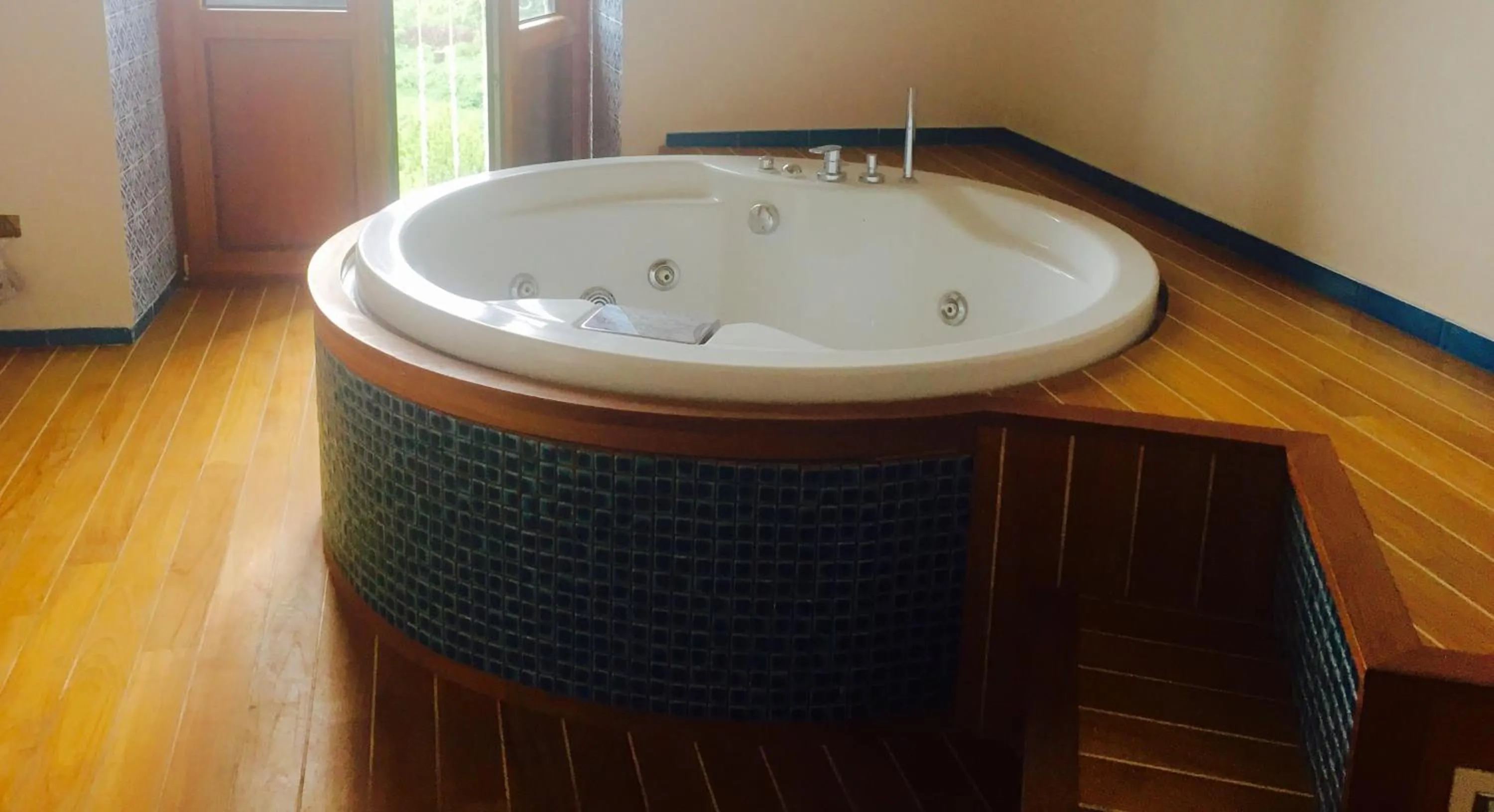 Photo of the whole room in Moo