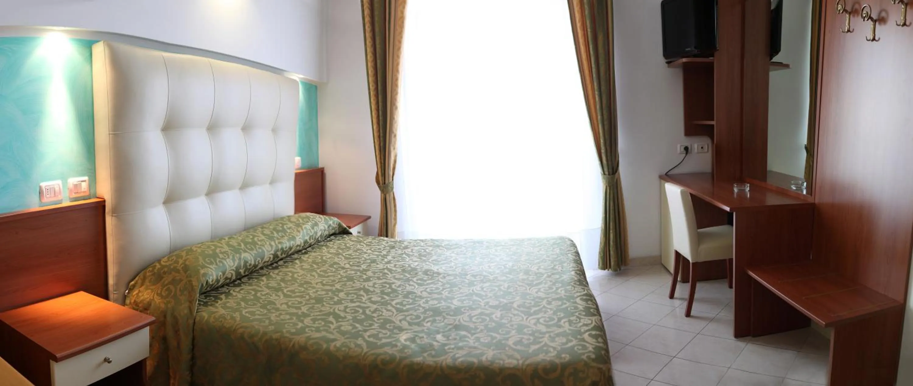 Photo of the whole room, Bed in Hotel Gabbiano