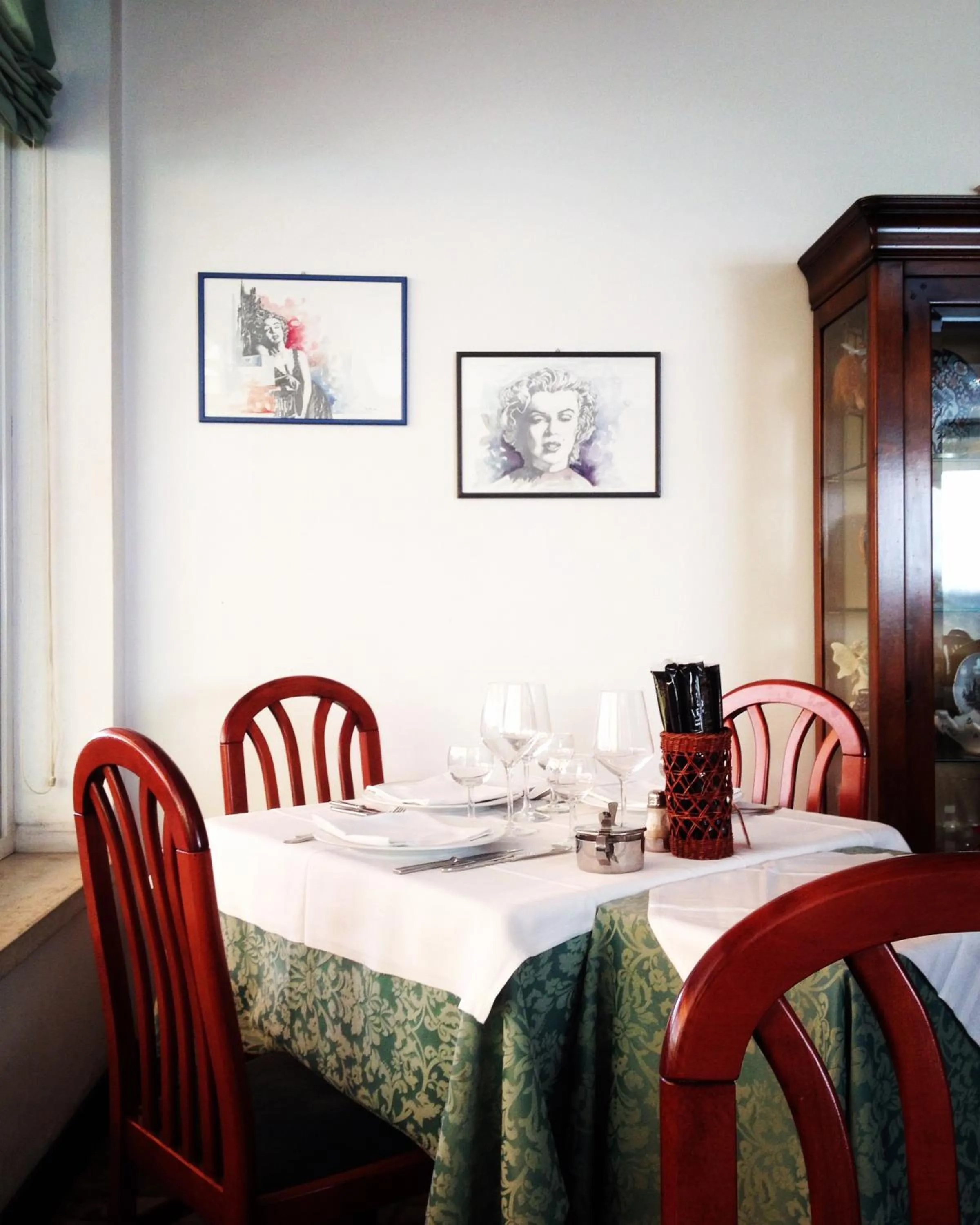 Restaurant/places to eat in Hotel Gabbiano