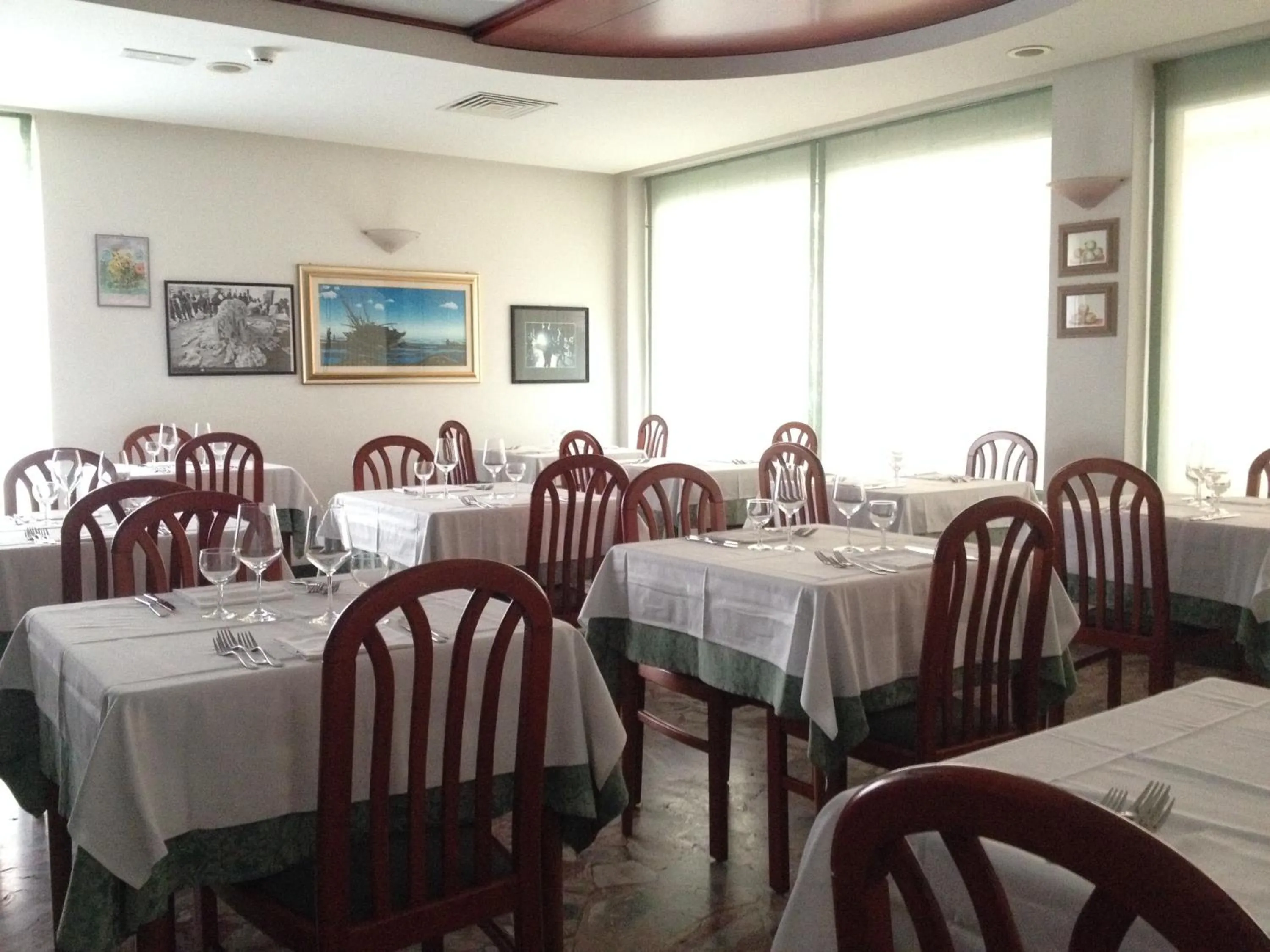 Restaurant/places to eat in Hotel Gabbiano
