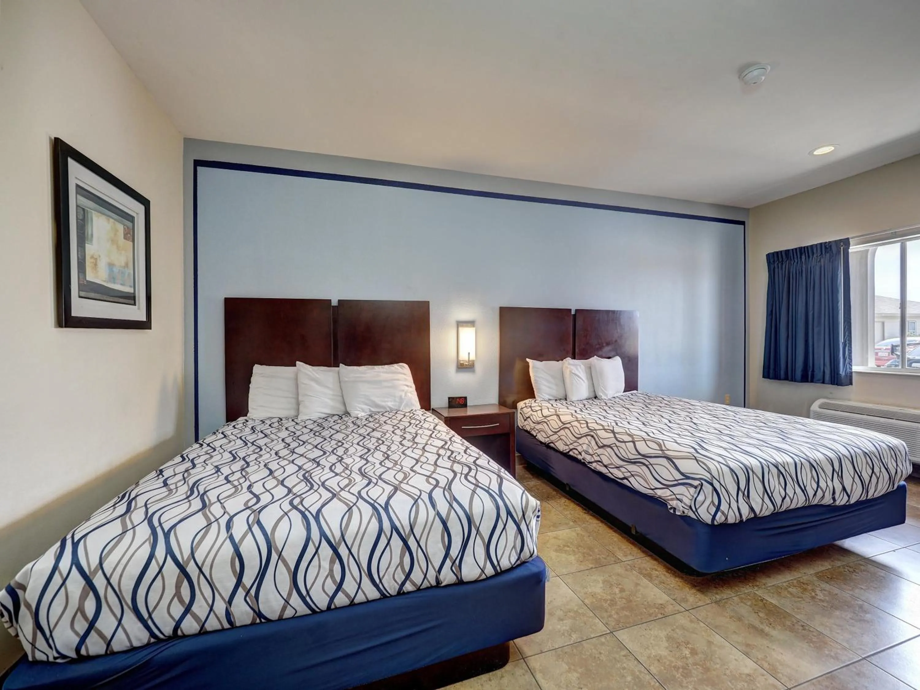 Bed in Alister Square Inn