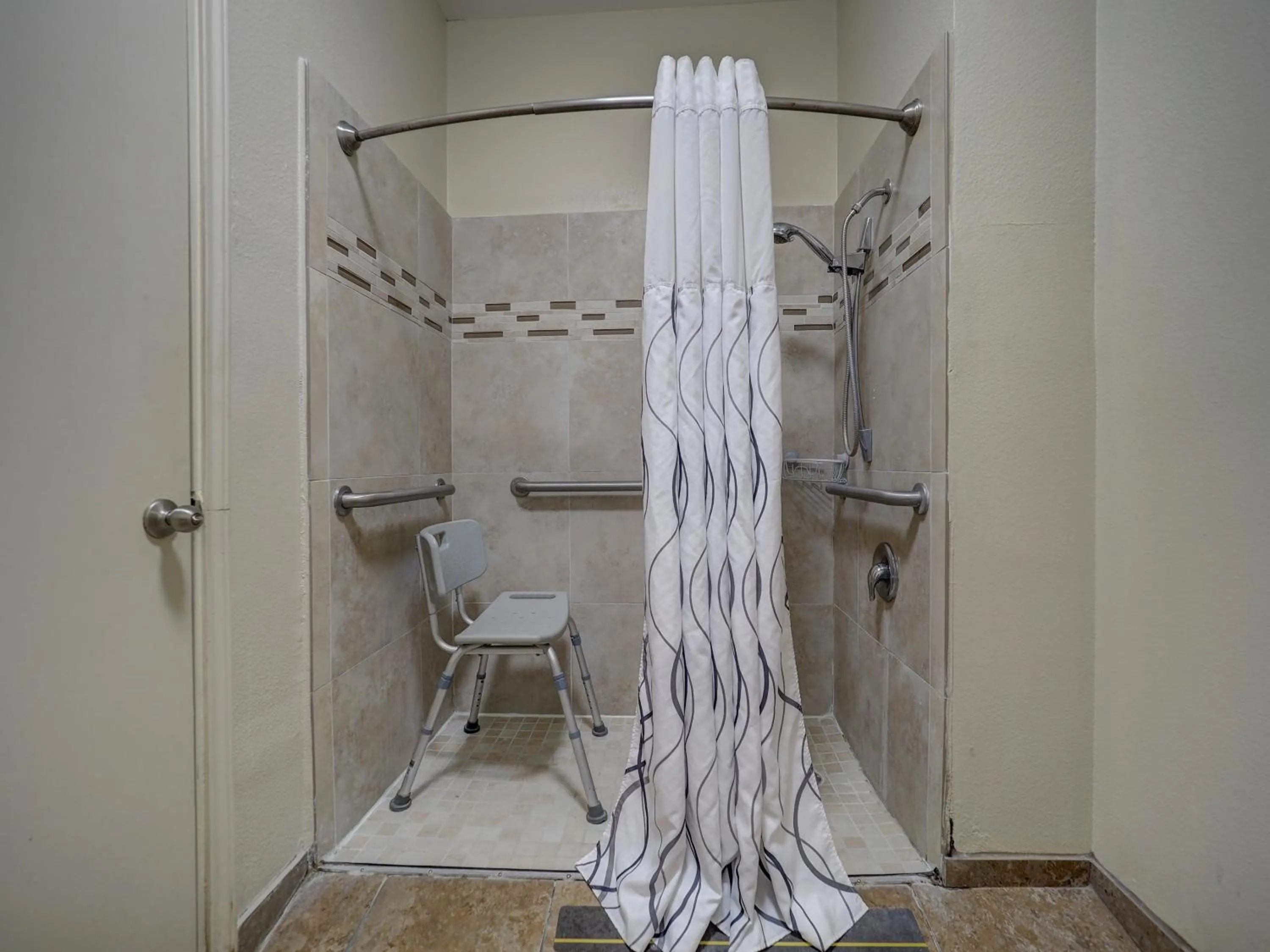 Bathroom in Alister Square Inn