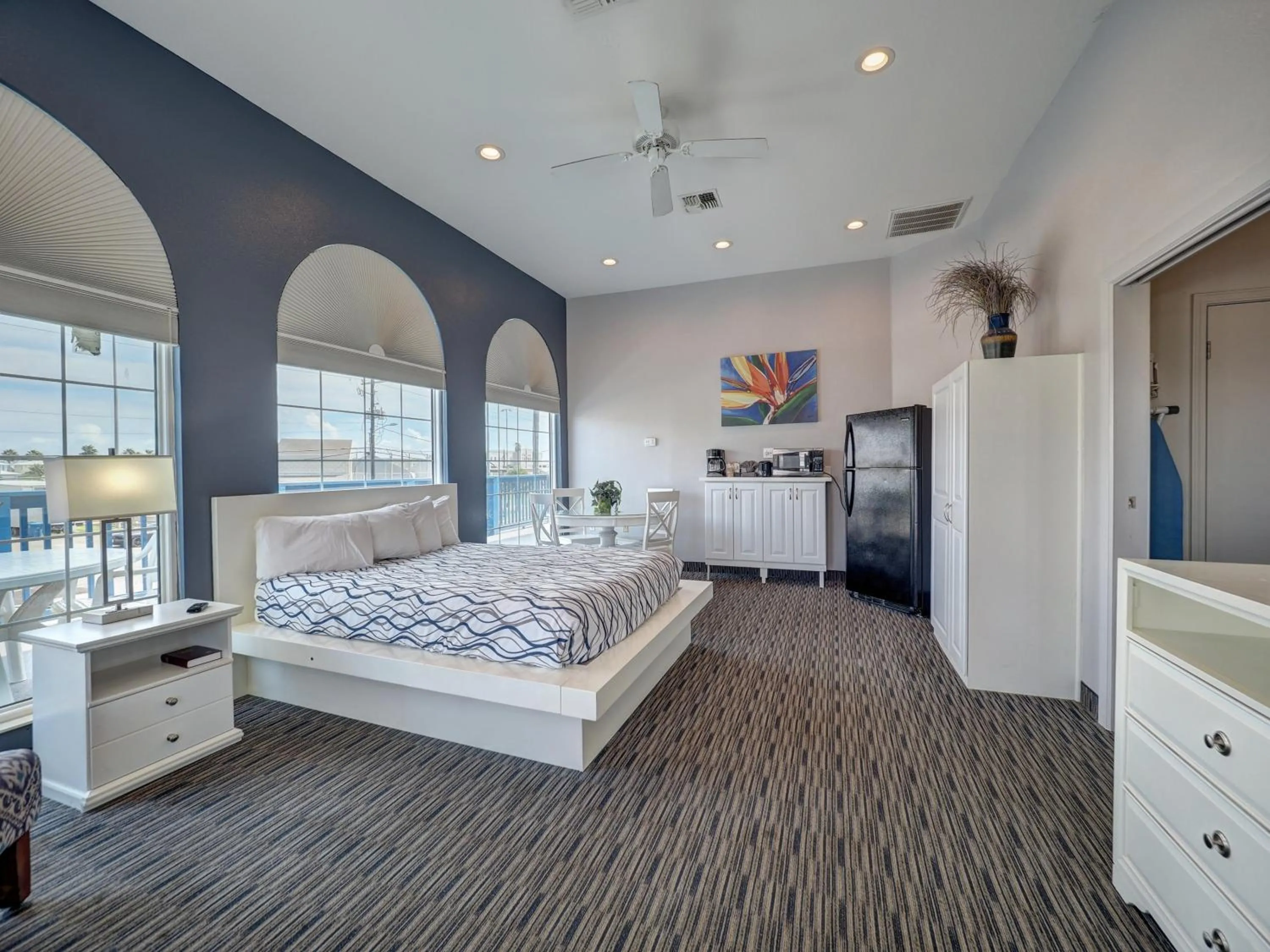 Bedroom, Bed in Alister Square Inn