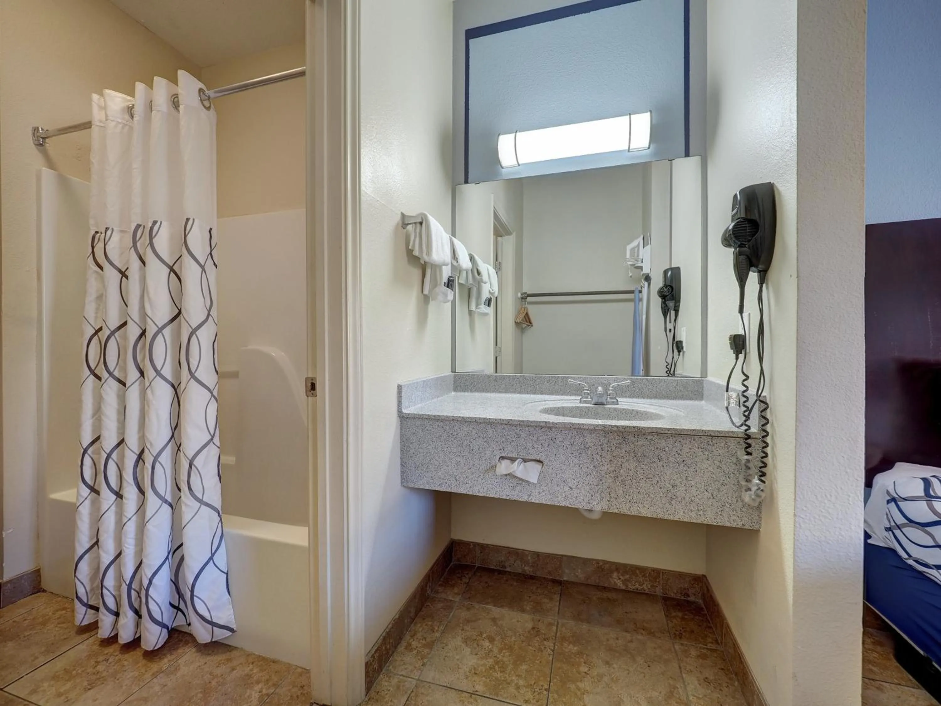 Bathroom in Alister Square Inn