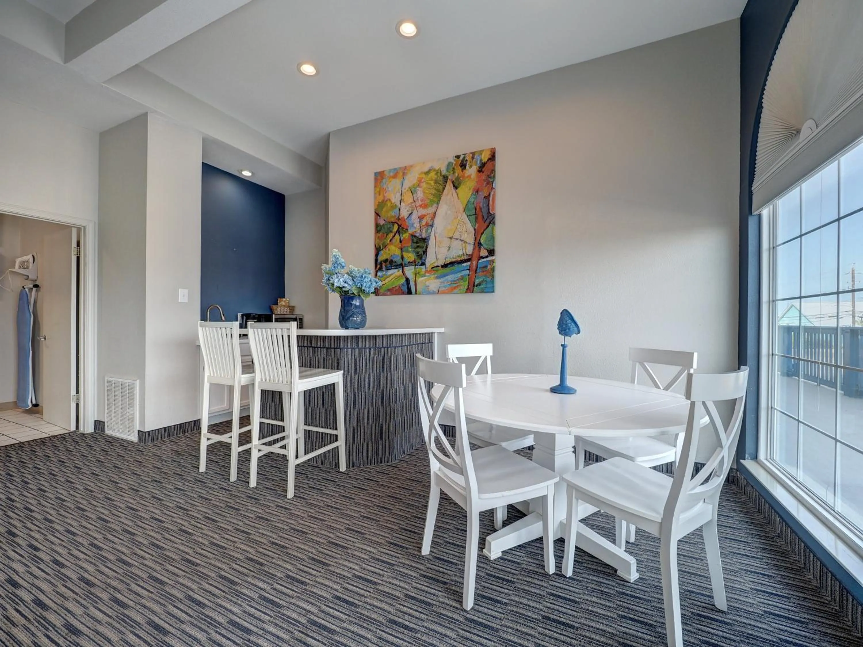 Seating area in Alister Square Inn