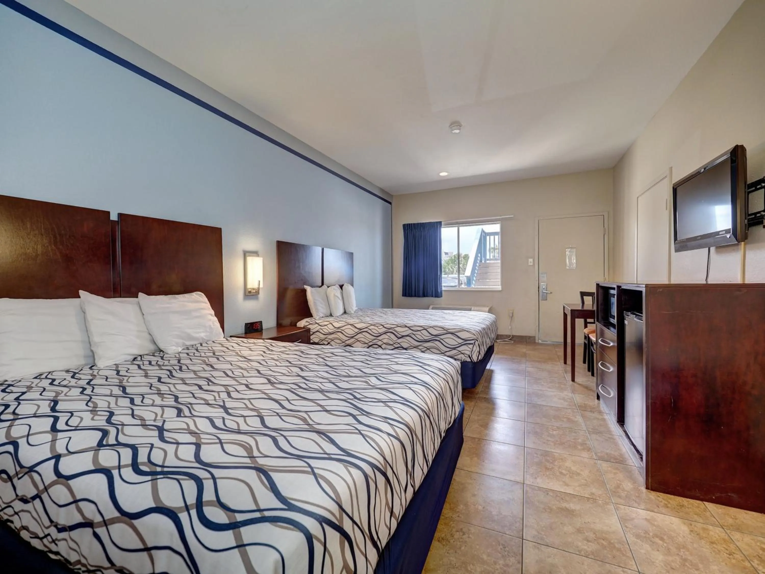 Bed in Alister Square Inn