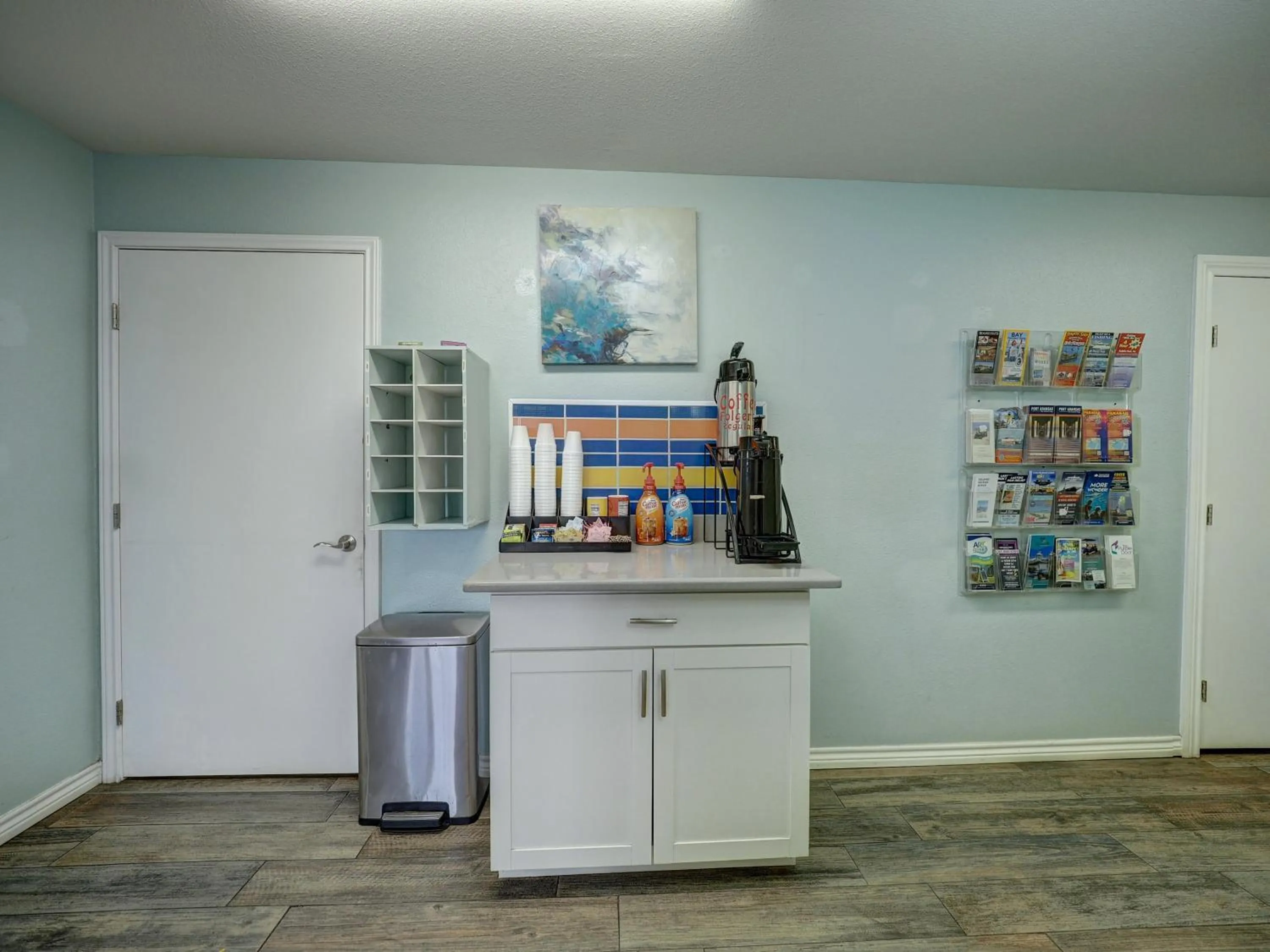 Coffee/tea facilities in Alister Square Inn