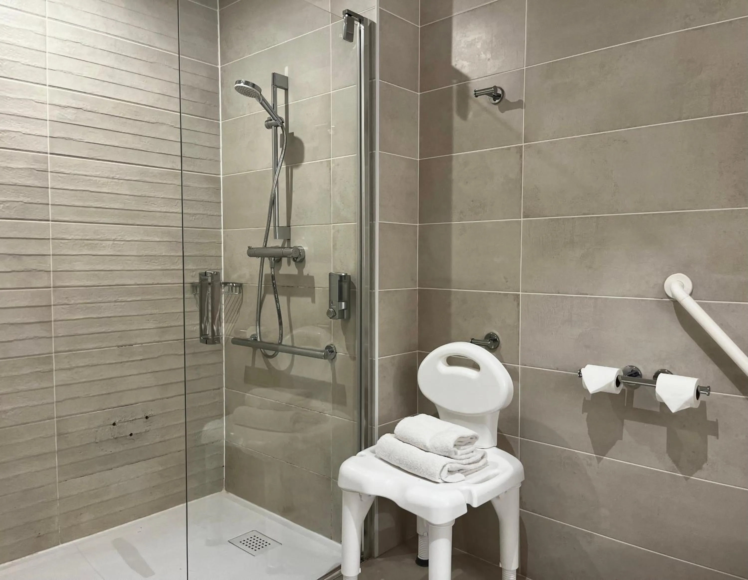 Bedroom in Brit Hotel Ker Lann Aeroport - Parc Expo