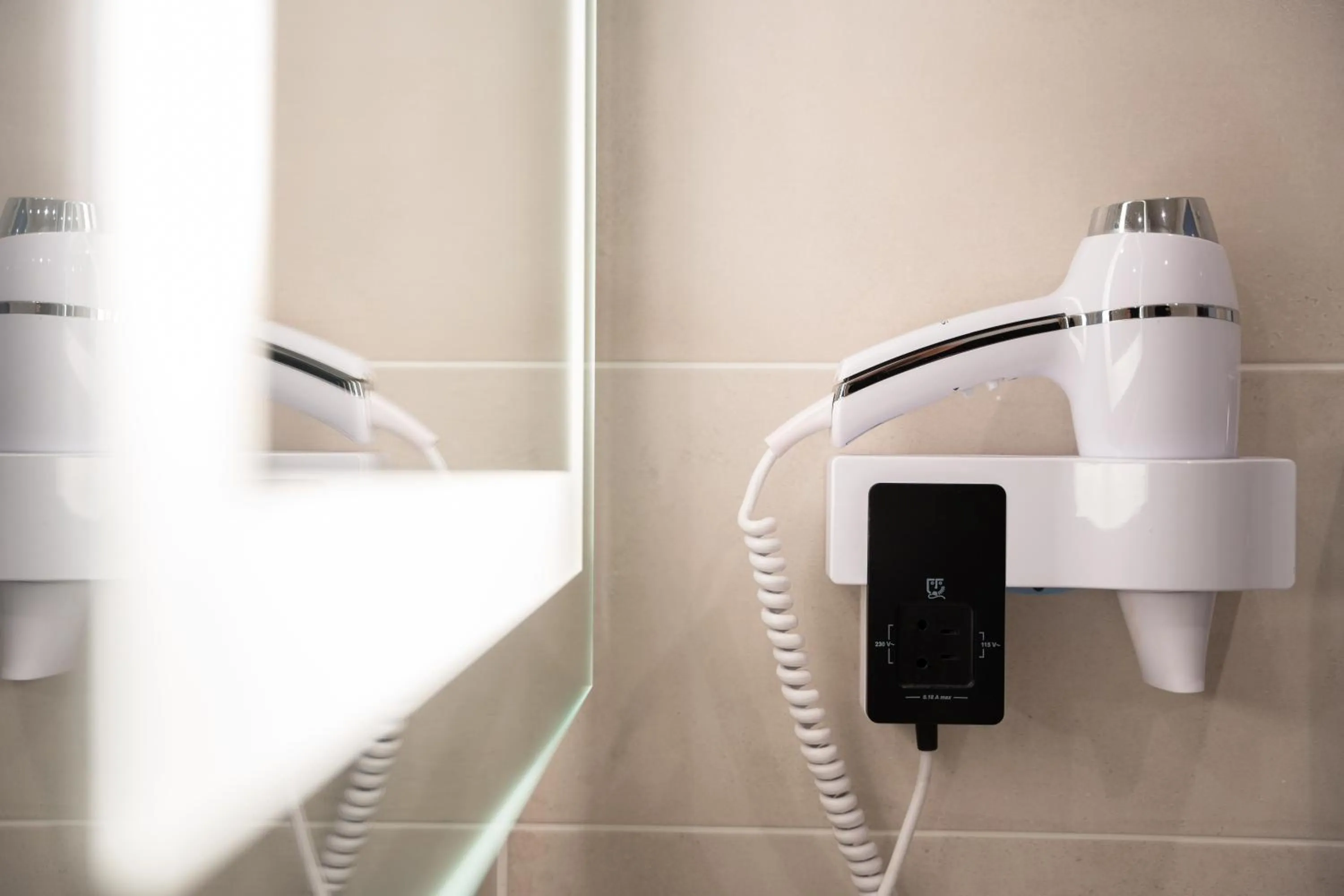 Bathroom in Brit Hotel Ker Lann Aeroport - Parc Expo