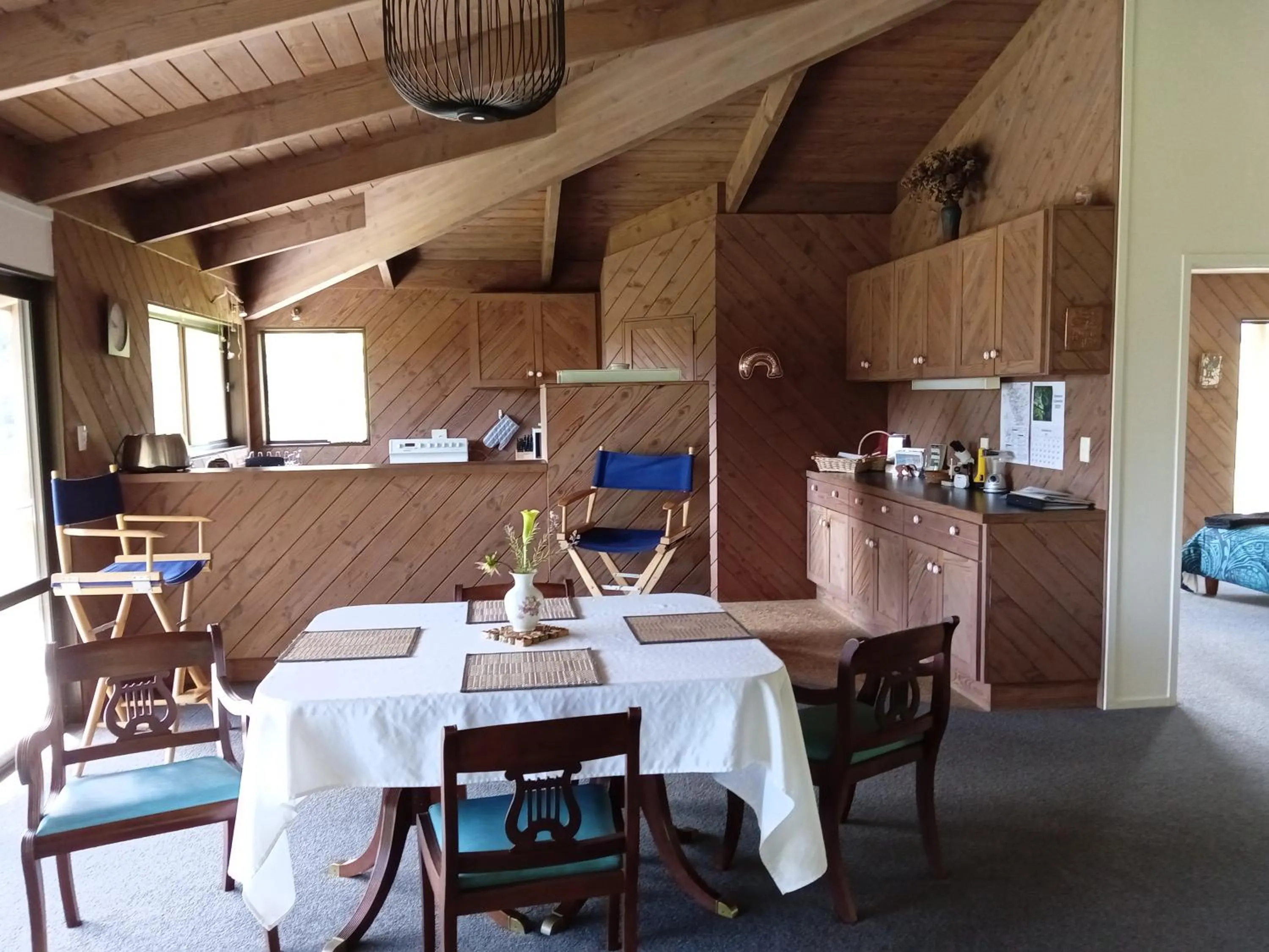Kitchen or kitchenette in Waiotemarama Falls Lodge