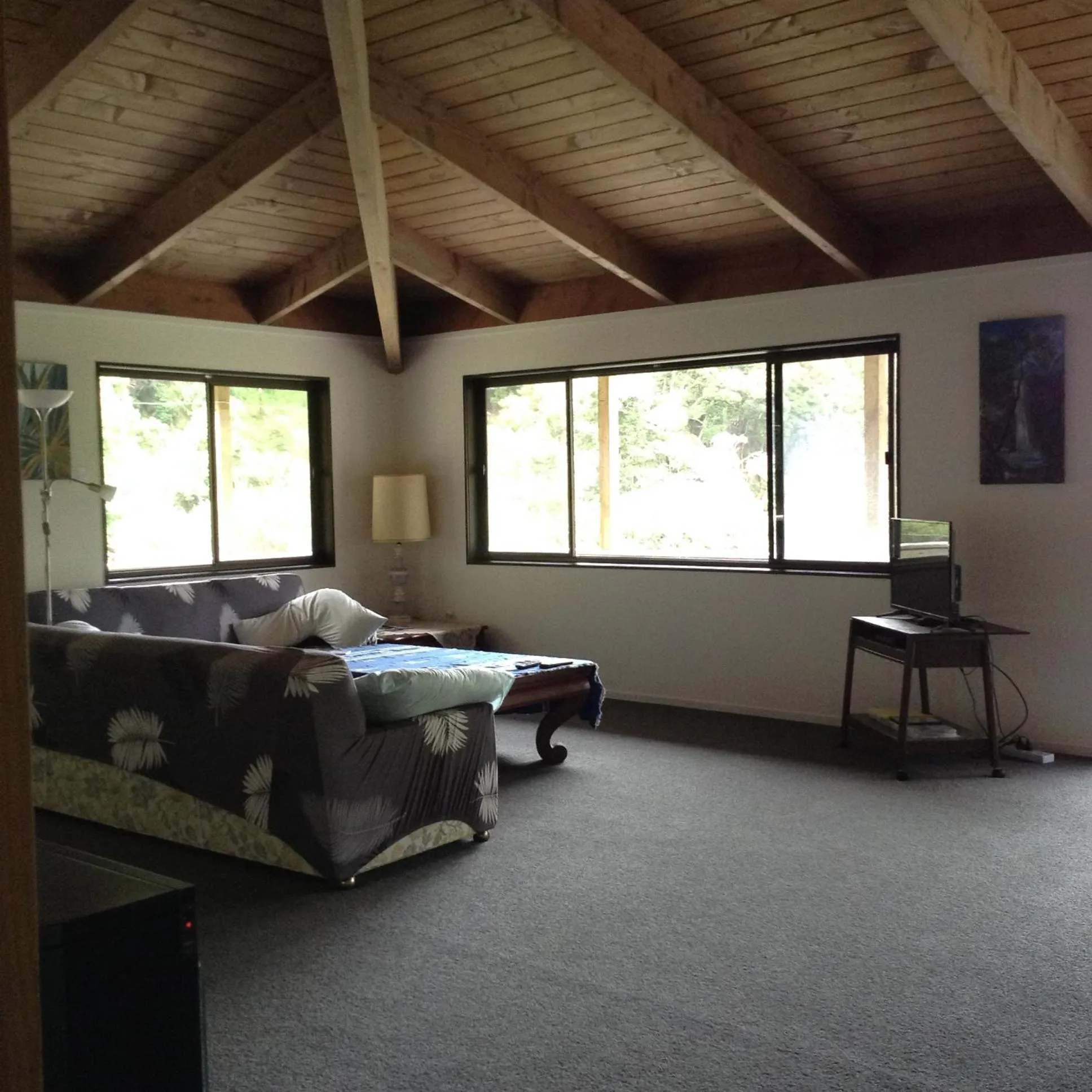 Living room in Waiotemarama Falls Lodge