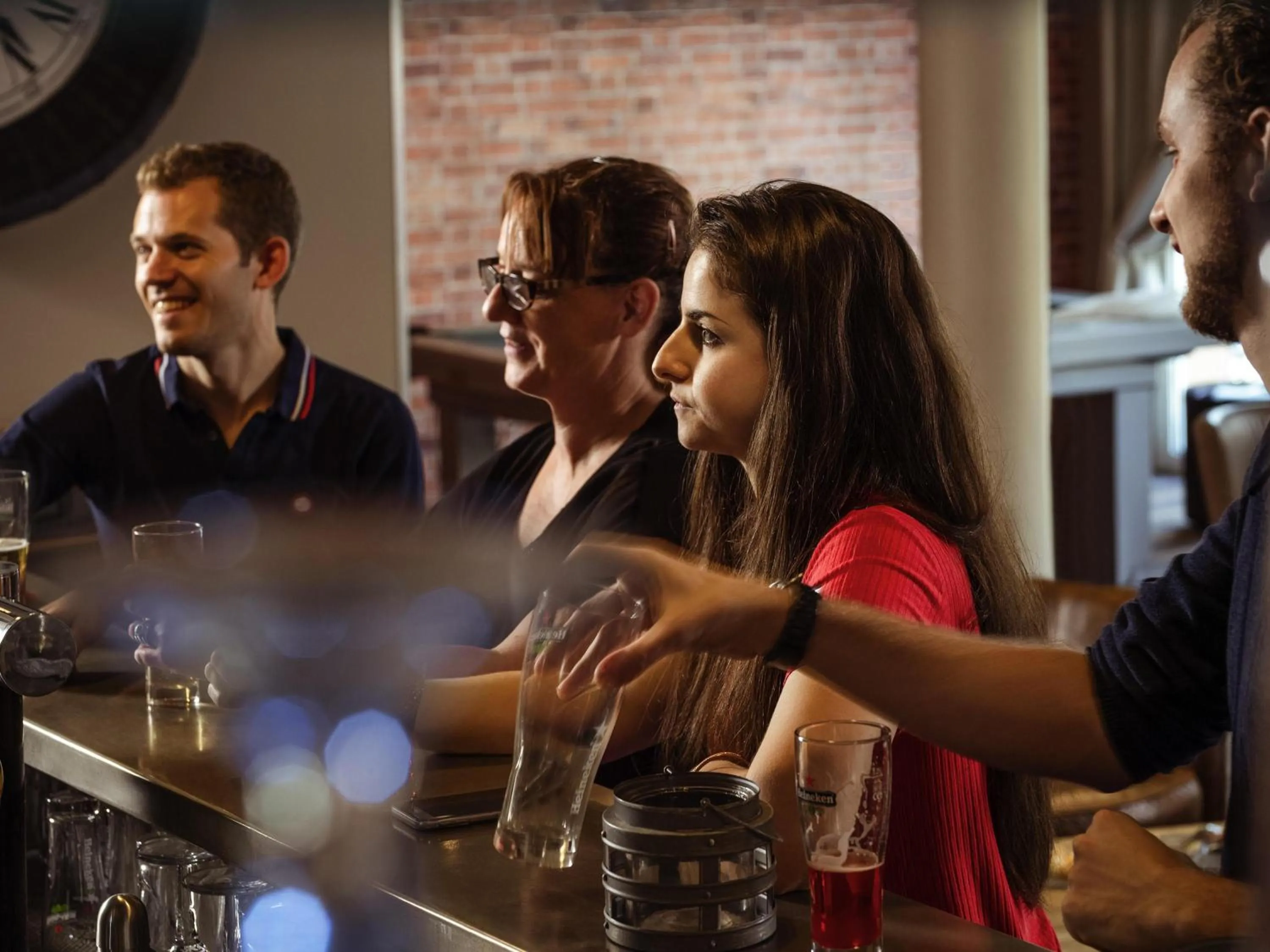 Lounge or bar in Mercure Lyon Est Chaponnay