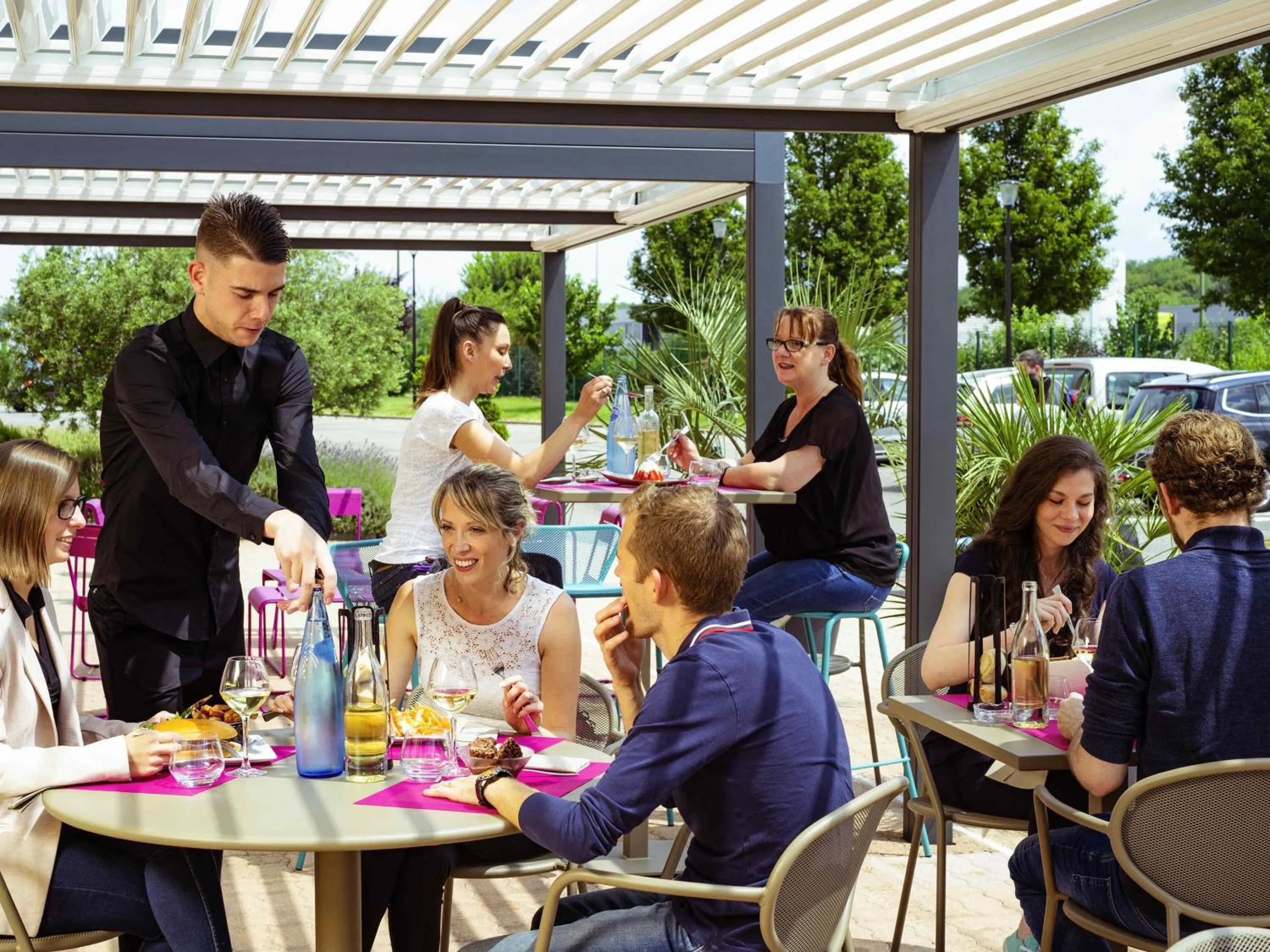 Restaurant/places to eat in Mercure Lyon Est Chaponnay