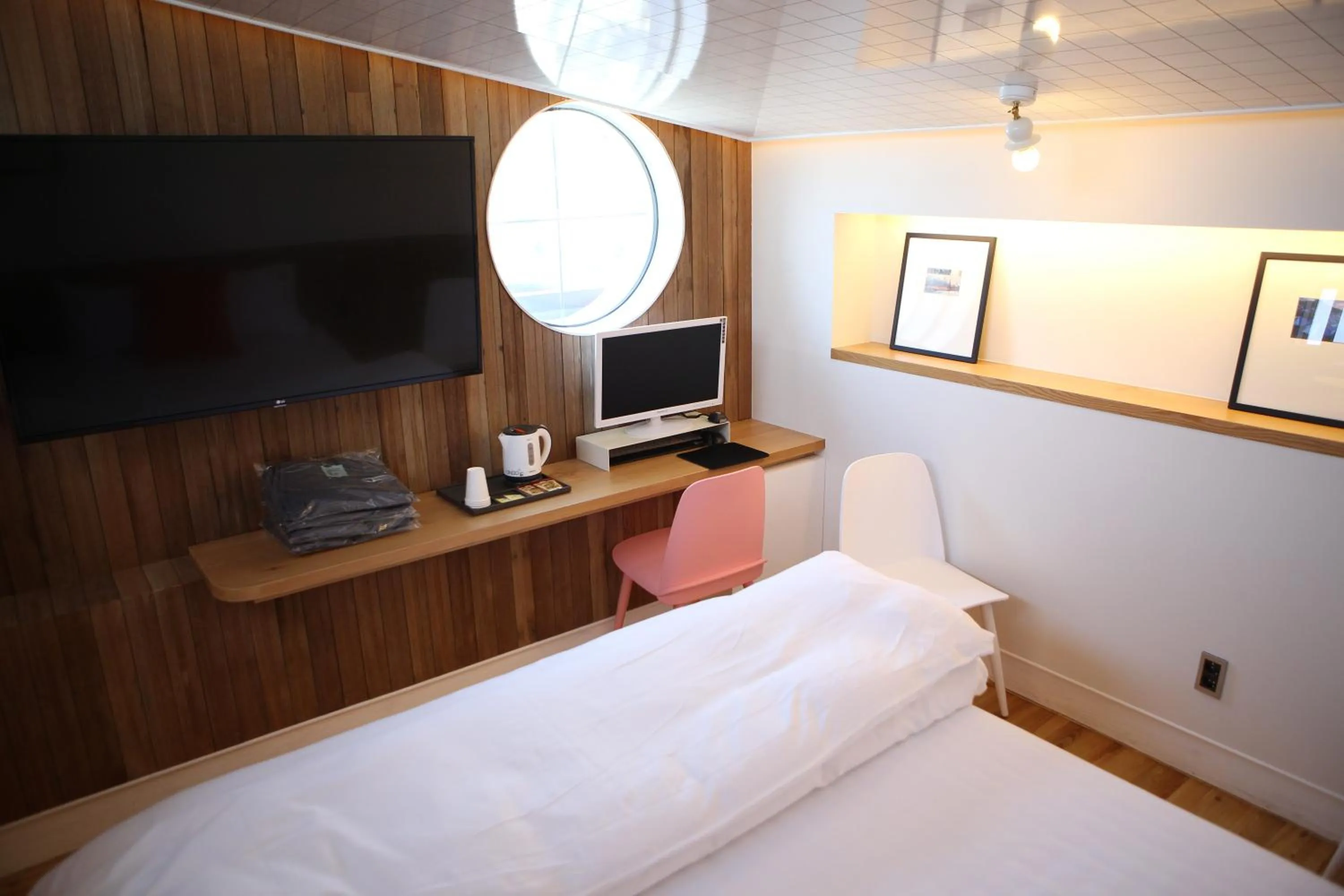 TV/Entertainment Center in Hotel ONDO