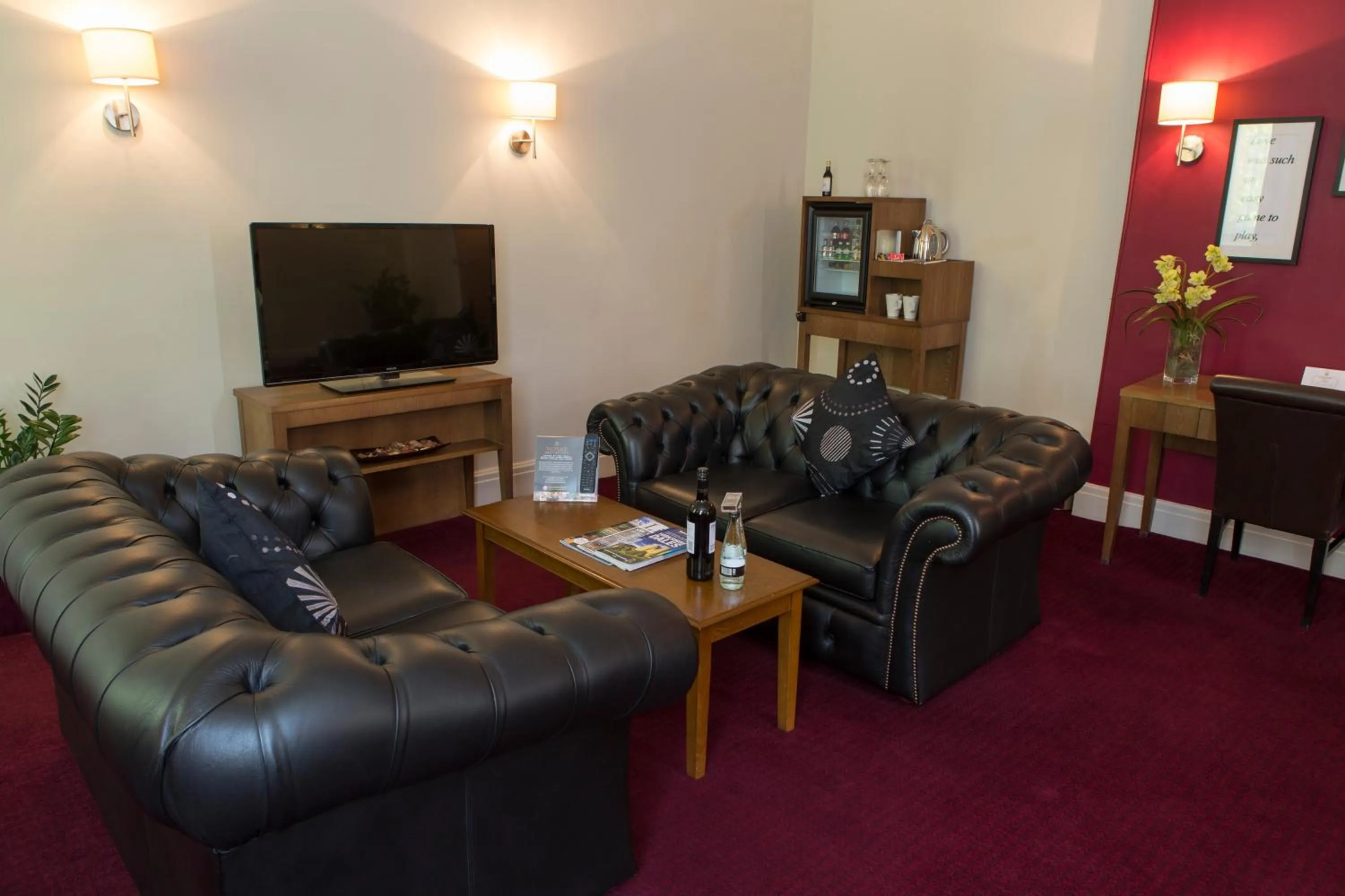 Living room in The Crown Hotel