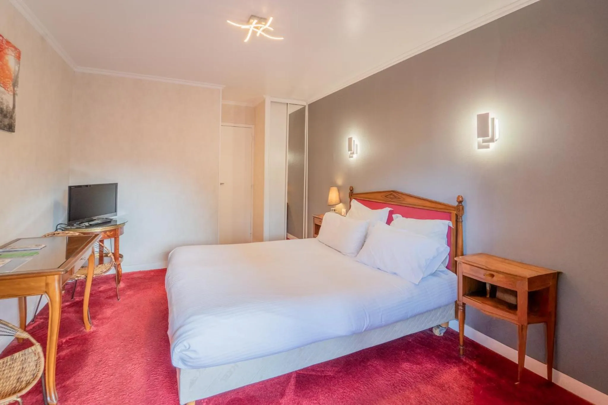 Bed in Hotel La Diligence